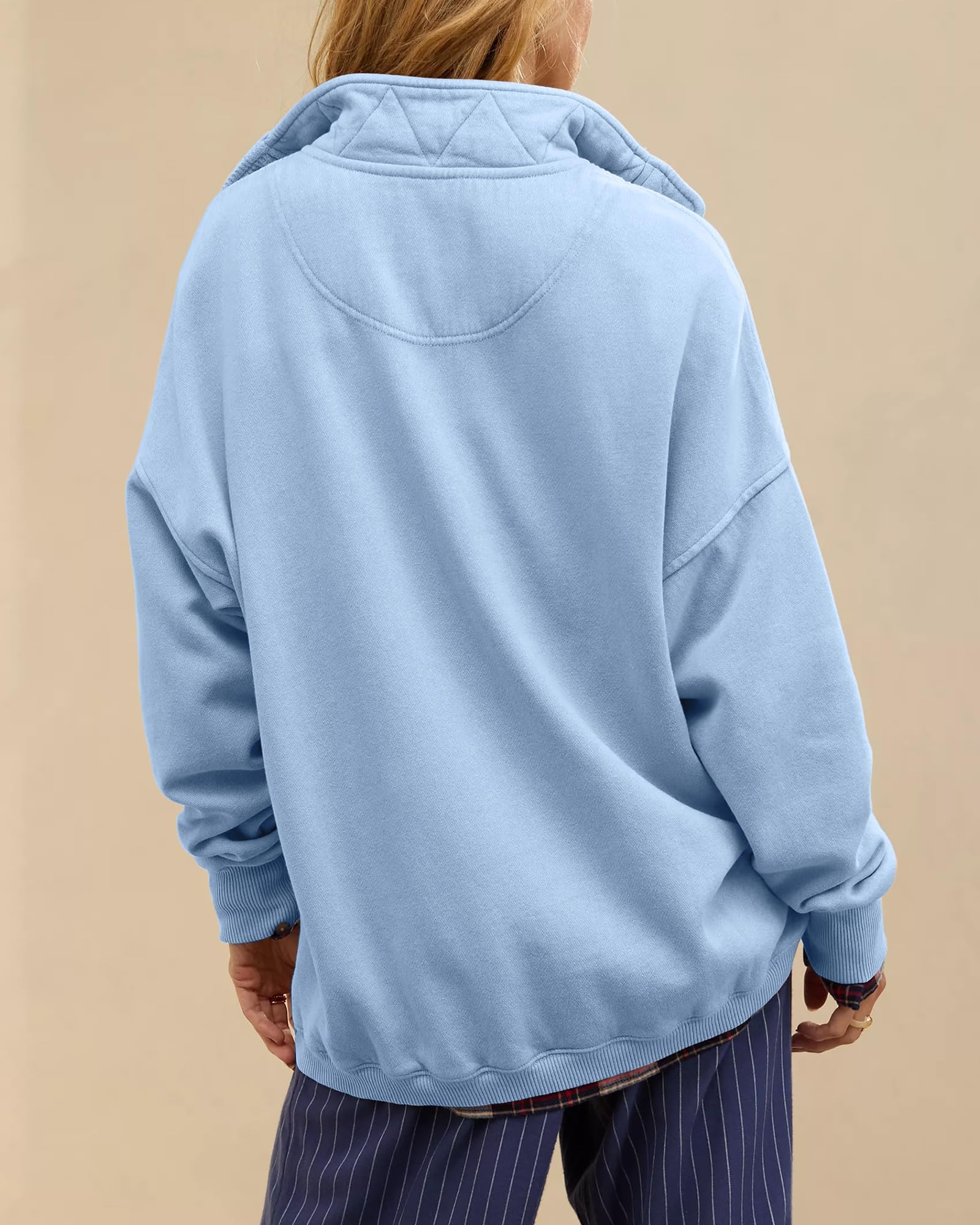 Generisch Damska bluza z kołnierzem Henley, guzikami i luźnym krojem