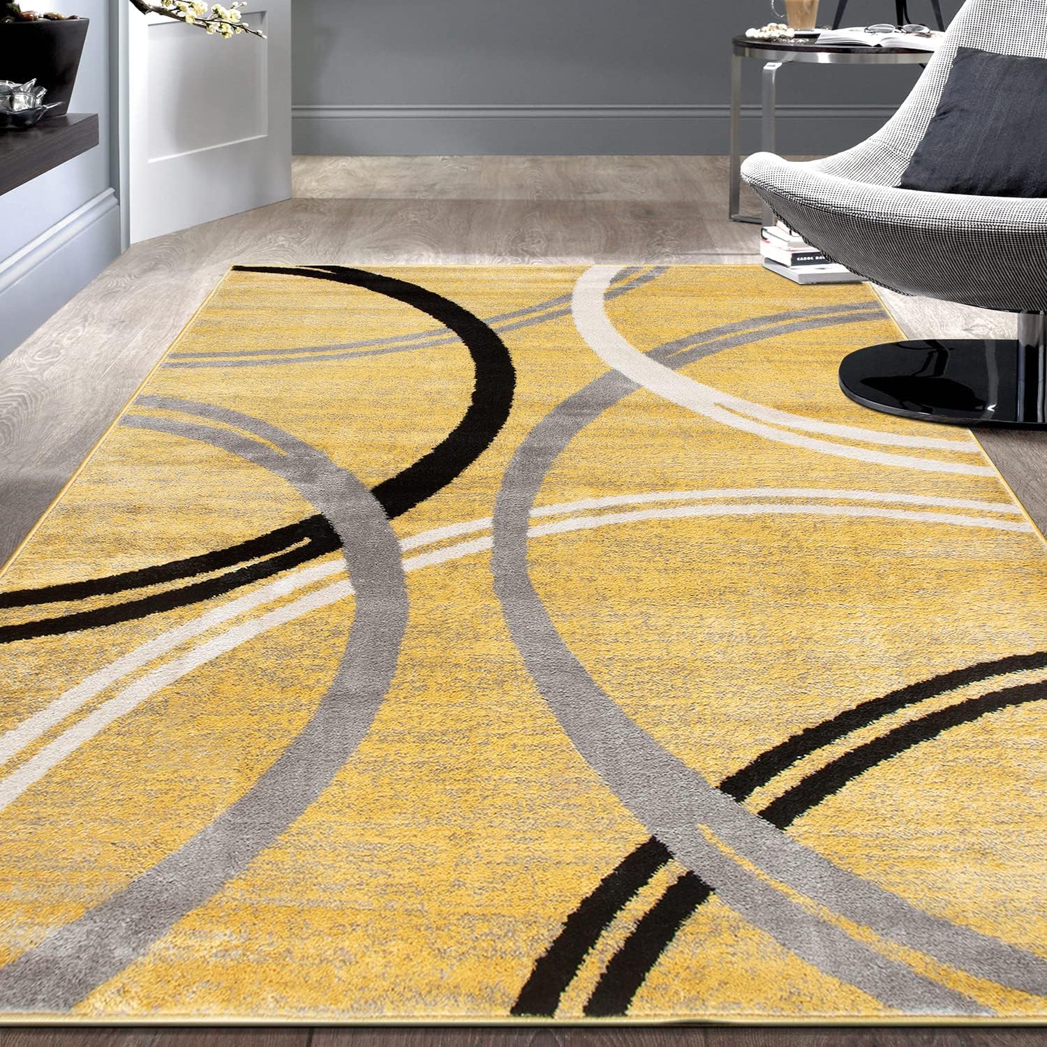Tapis décoratif moderne grand format aux finitions soignées pour sublimer un couloir élégant
