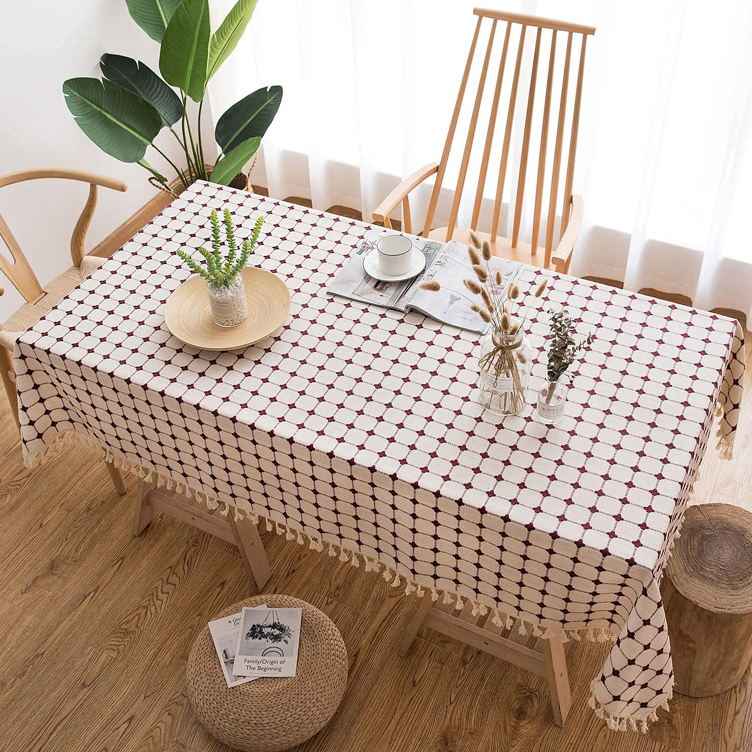 Nappe à pompons rectangulaire pour des repas de cuisine conviviaux en famille