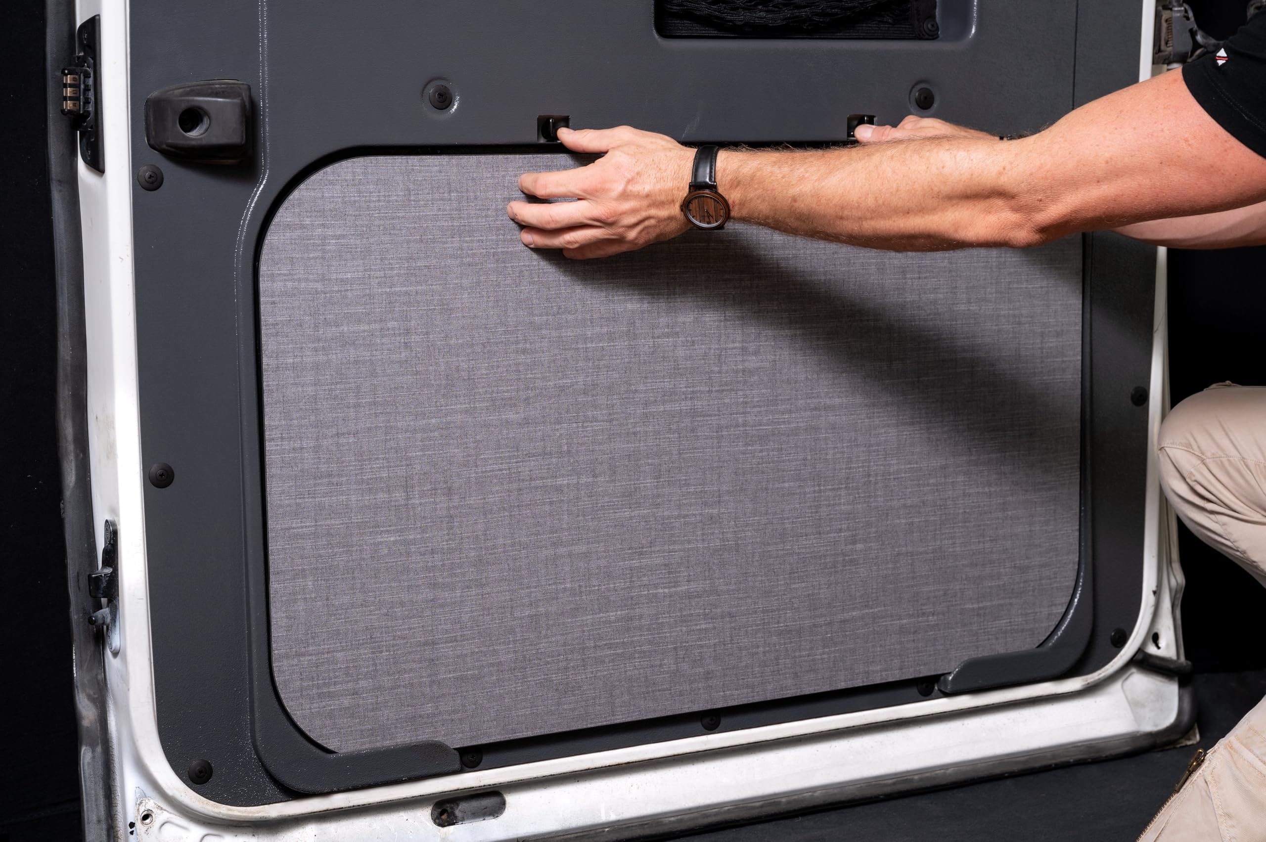 Panneau de porte coulissante avec table de camping intégrée pour VW T5, T6, T6.1, solution d'aménagement intérieur gain de place, table robuste et résistante aux intempéries, installation sans perçage