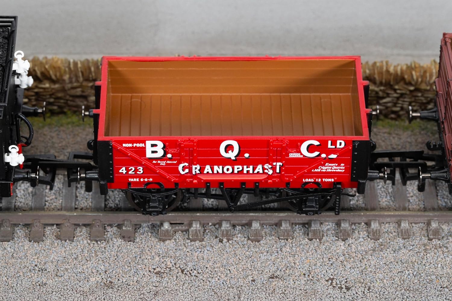 Hornby R60295 BQC 4 Plank Wagon No423