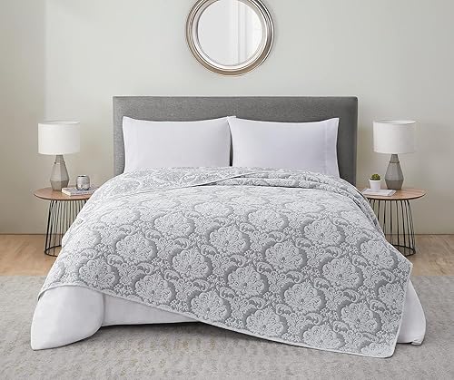 Tahari Home Colección Hannah Colcha reversible de diamante grisblanco, tamaño Queen