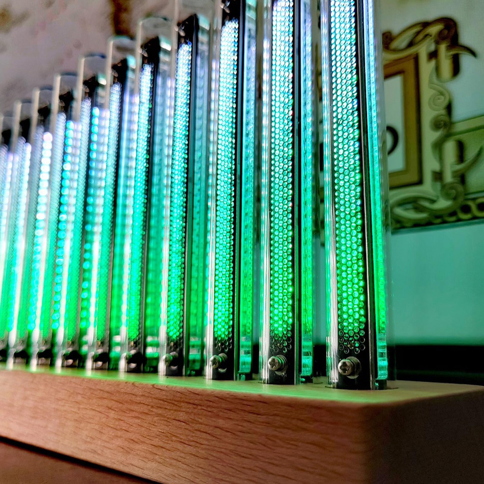 LED Nixie Uhr, Nixie Röhrenuhr Tube Clock, Musik Rhythmus Licht, Verschiedene Rhythmusstile, Einstellbare Helligkeit, Desktop Dekoration, Kreatives Geschenk zum Geburtstag Weihnachten