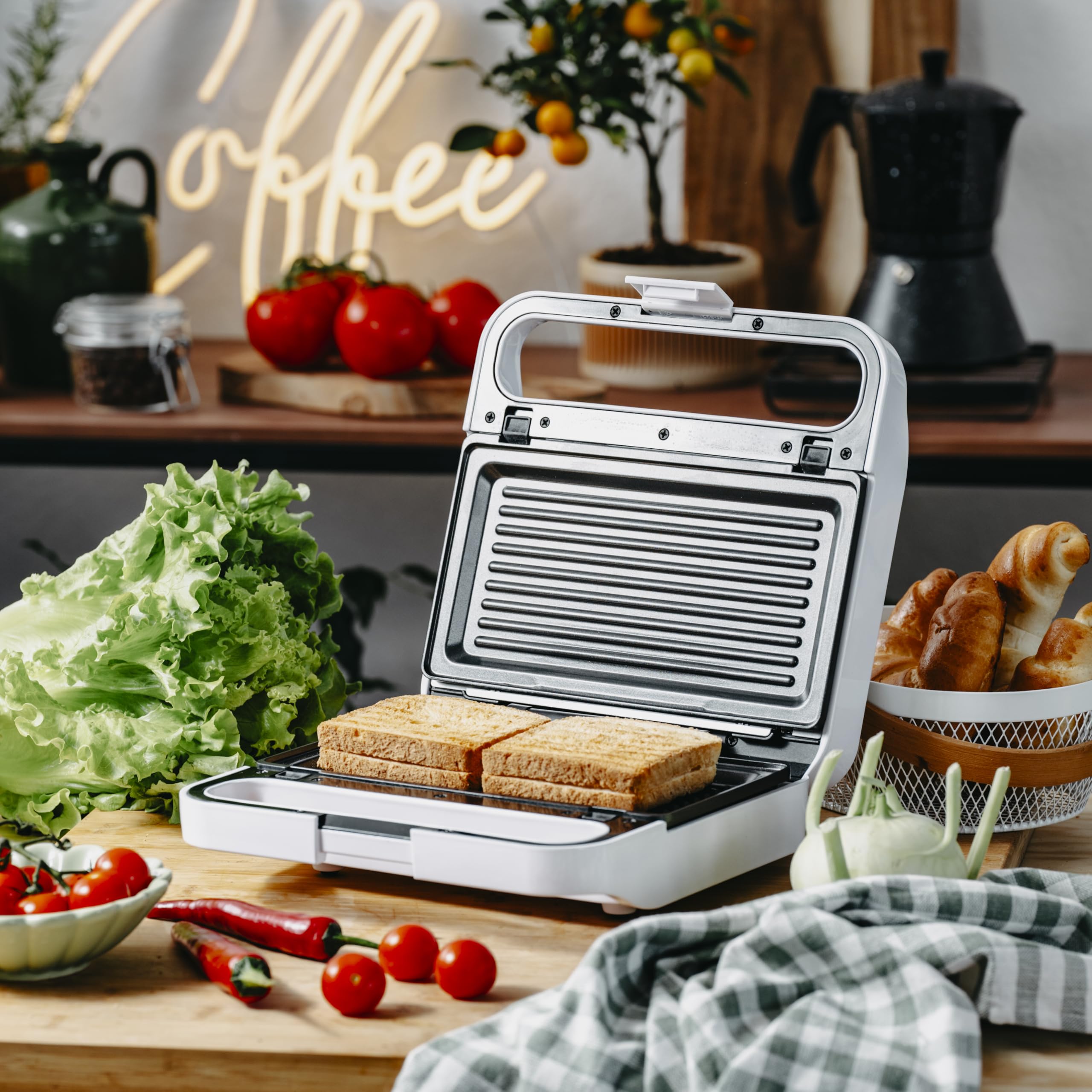 Sandwichera Adler AD 3070w Blanco
