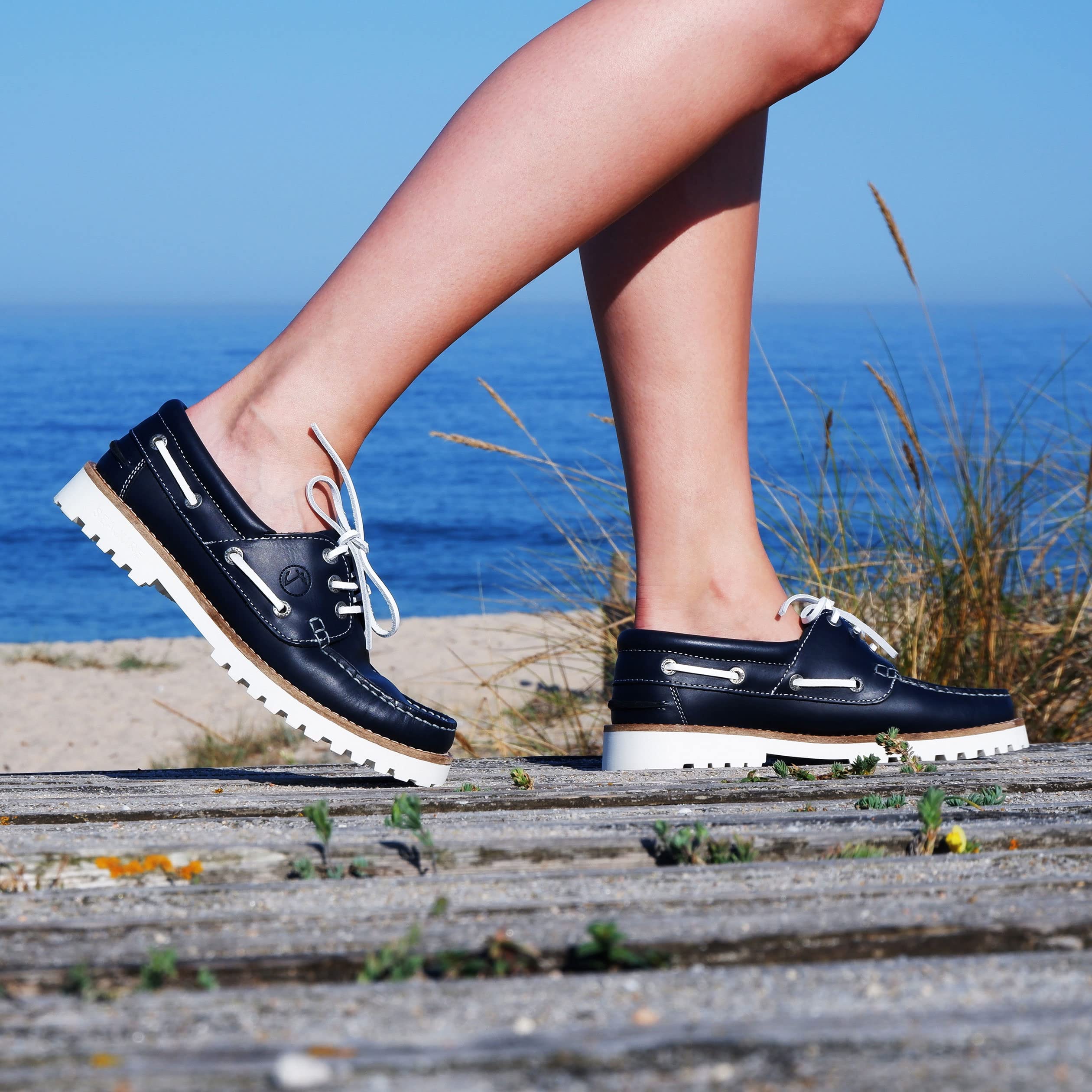 Seajure Chaussures Bateau pour Femme Sibang en Cuir Bleu Marine et Blanc