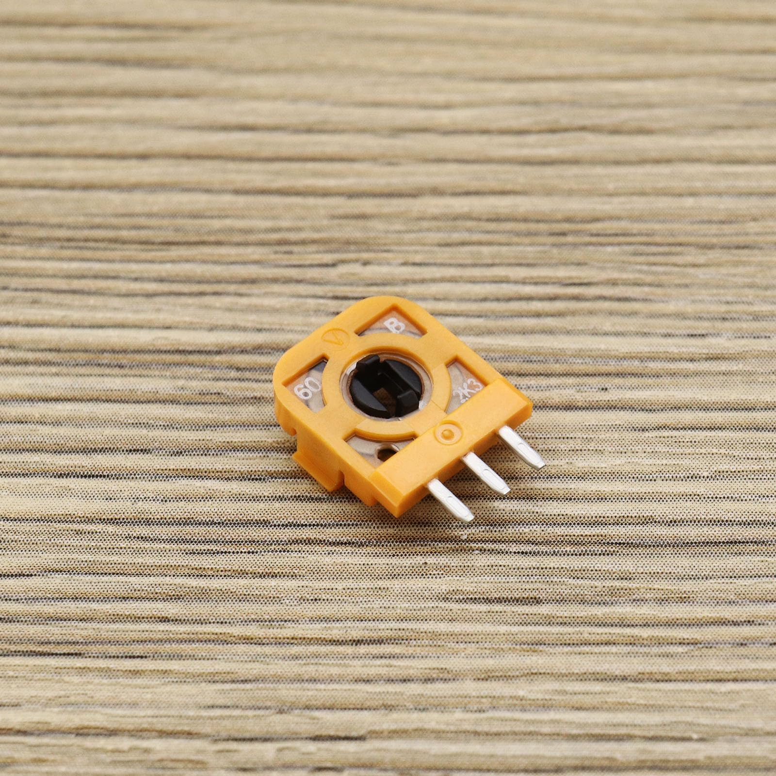 Lot de 8 Poches de Rechange à 3 Broches compatibles avec Les contrôleurs PS5, capteurs de potentiomètre 2,3 K Ohms