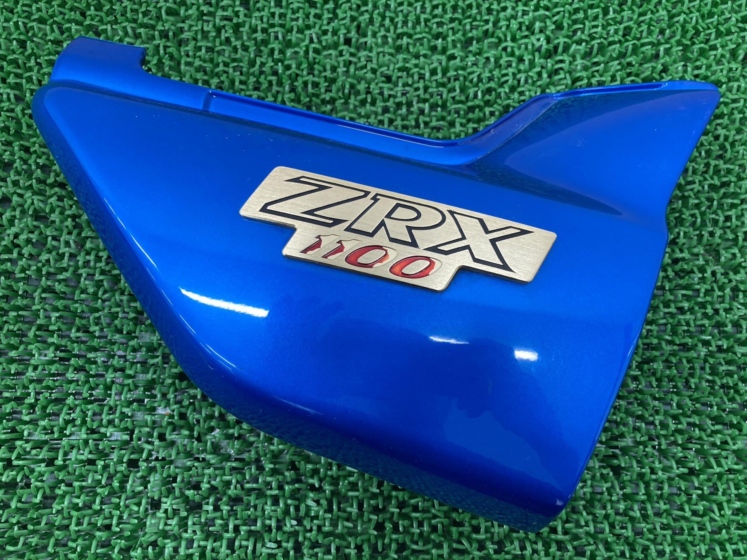 Amazon | ZRX1100 サイドカバー 右 青M 36001-1575 カワサキ 純正 中古 