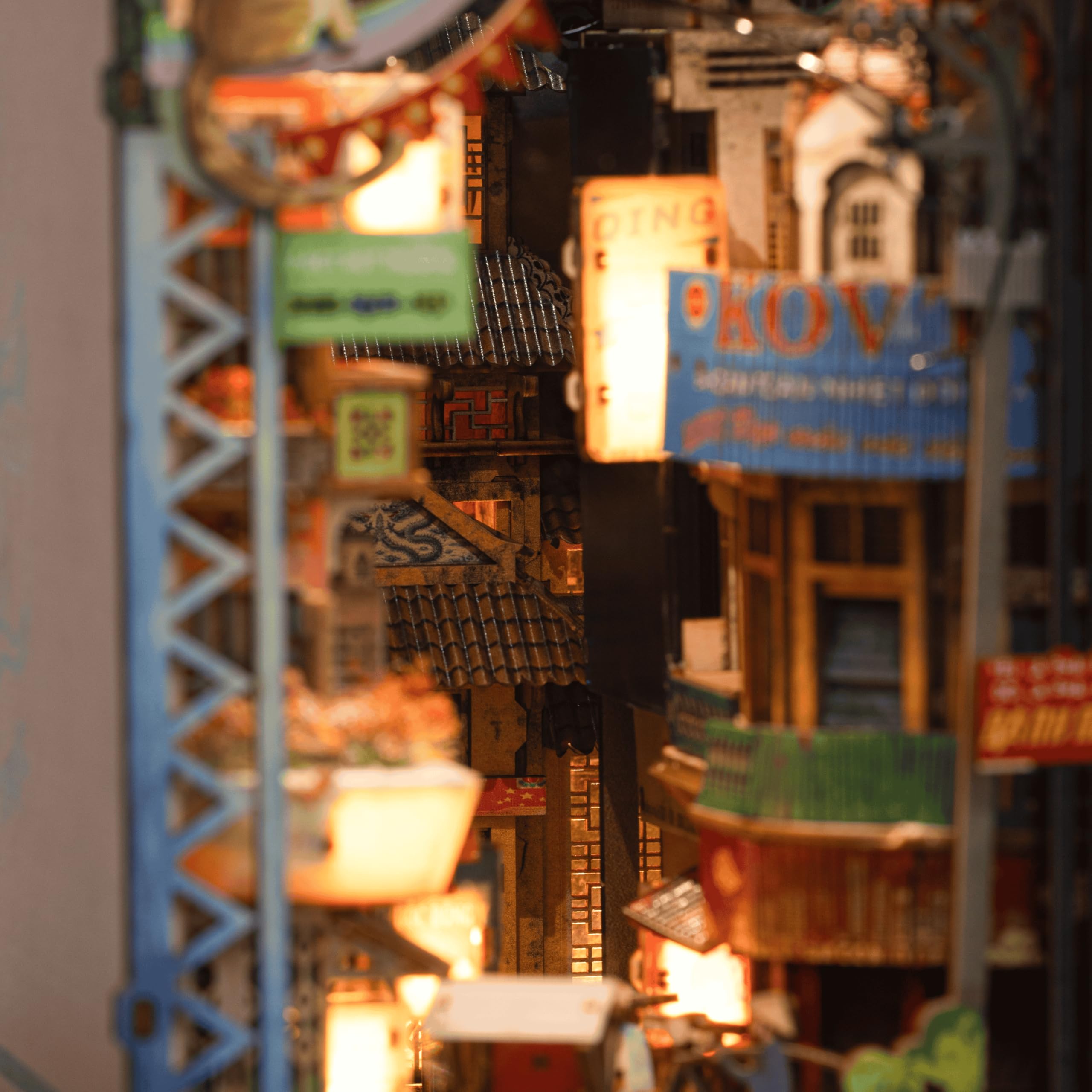 Kit fai da te in miniatura Vietnam, angolo del libro di strada di Saigon, kit per la costruzione di diorama illuminato a LED, regali artigianali per adolescenti e adulti, kit modello in miniatura con