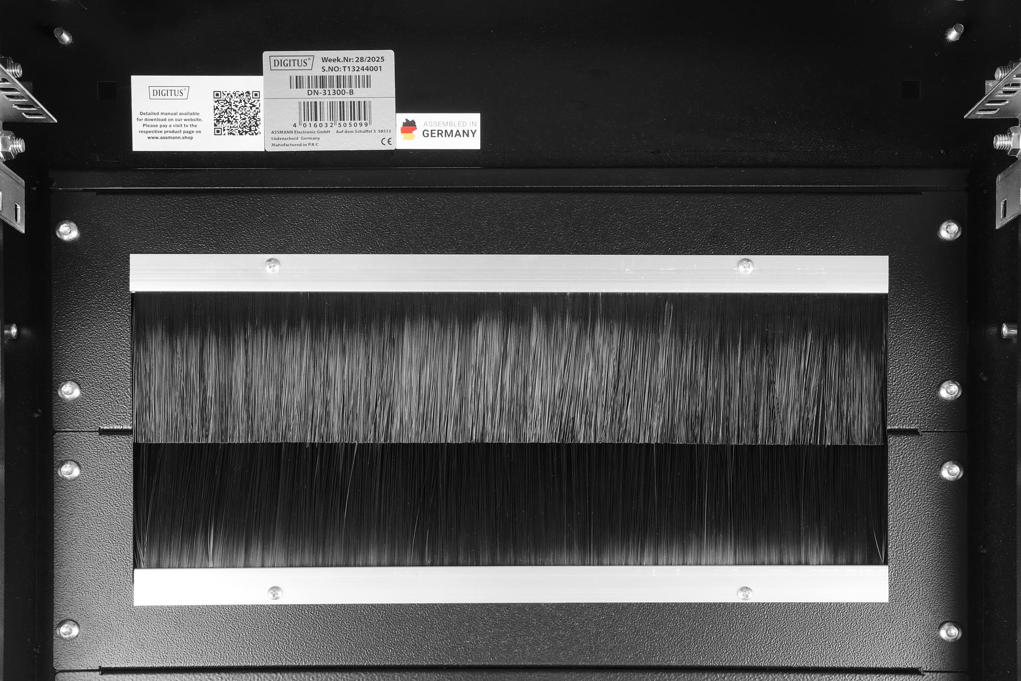DIGITUS Szafa serwerowa – 19 cali 26 U – 60 x 100 cm – seria Unique Server-N – nośność 1200 kg – głębokość użytkowa 943 mm – perforowane drzwi stalowe – czarna