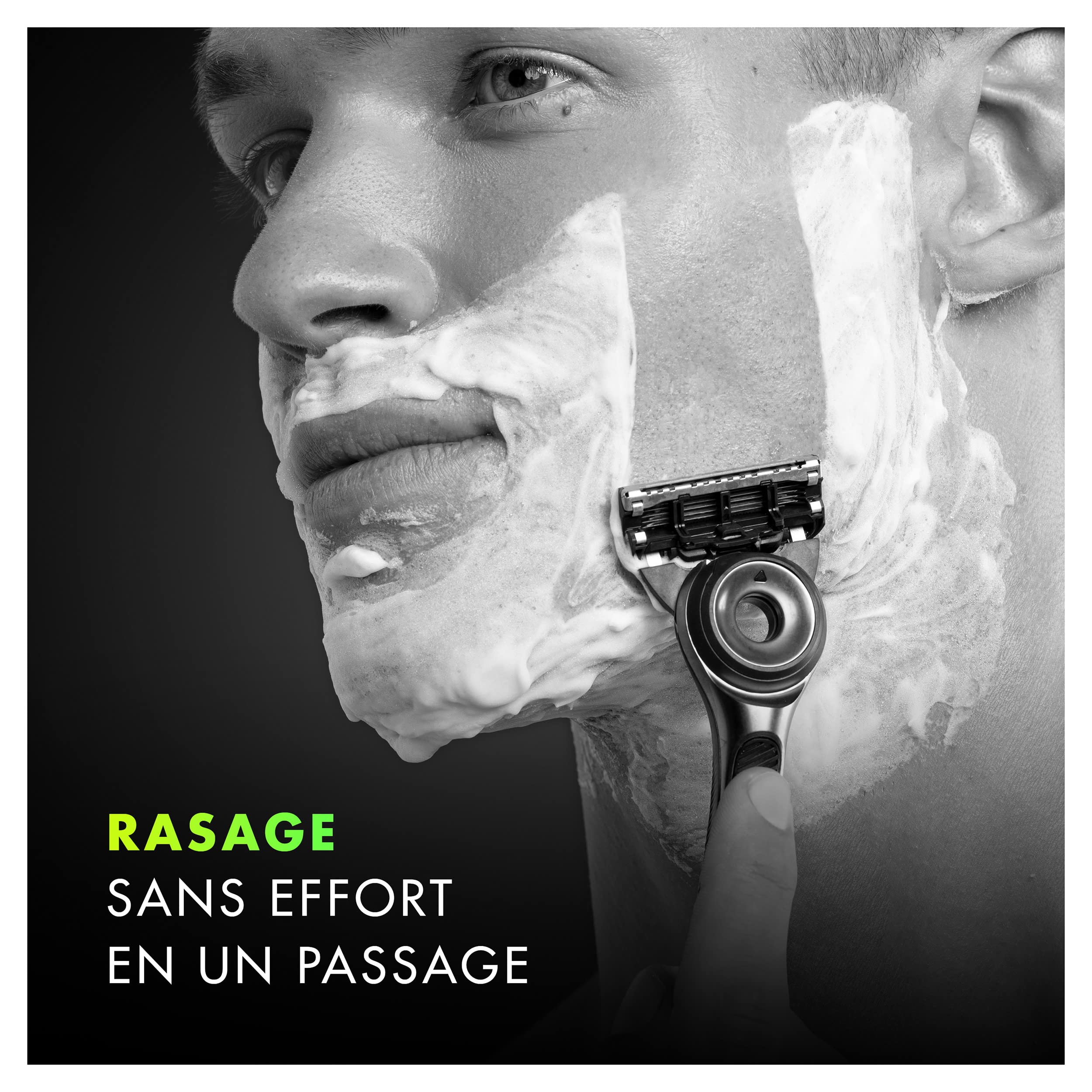 GilletteLabs Avec Barre Exfoliante, Rasoir Pour Homme De Gillette, 1 Manche, - 2 Recharges De Lames, Trousse De Voyage Pour Ranger Vos Produits + Support, Idée Coffret Cadeau Homme