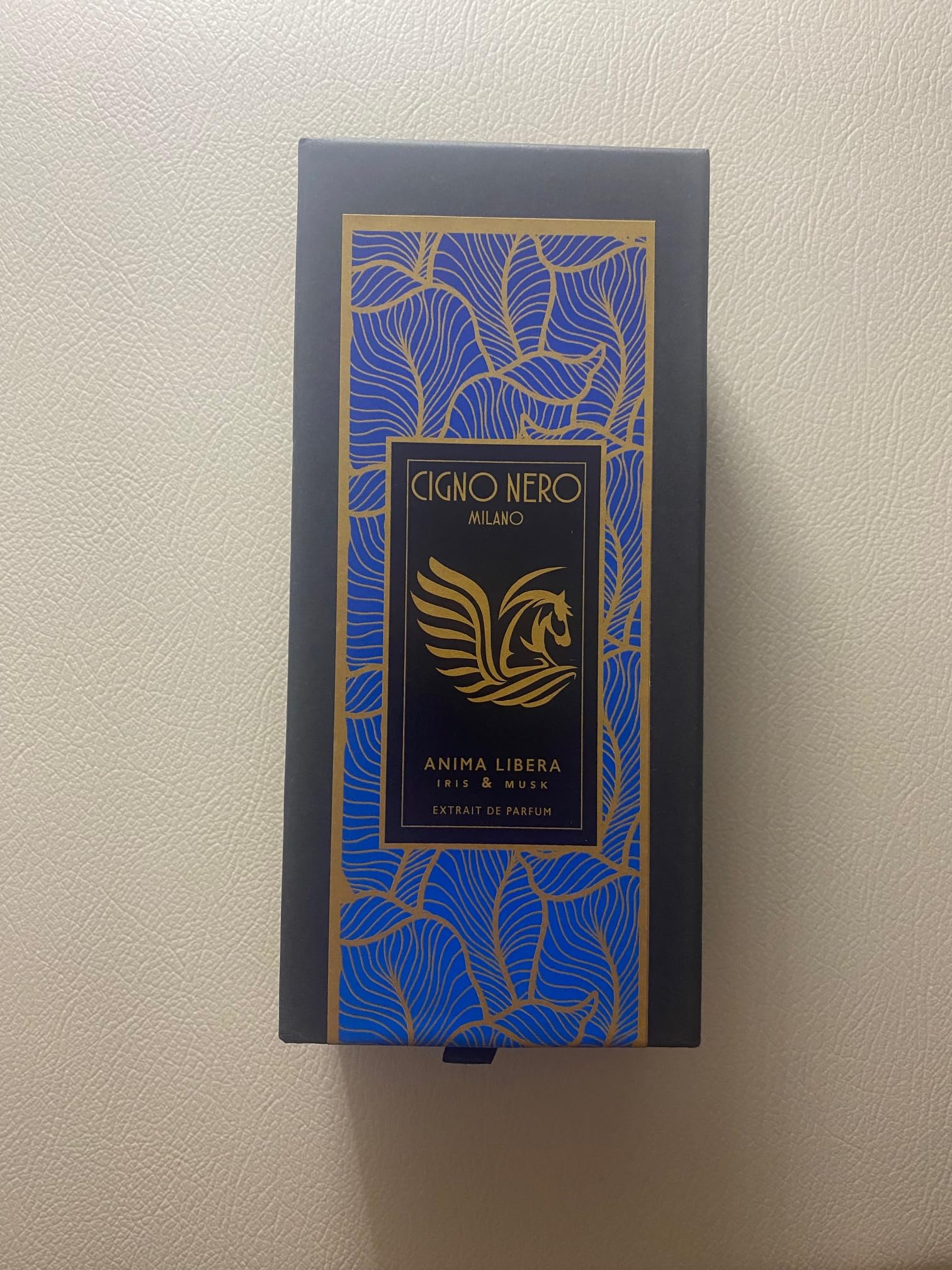 Eau de Parfume ANIMA LIBERA Cigno Nero Milano. Włoski ekstrakt zapachowy Unisex dla kobiet i mężczyzn 50 ml. Nuty zapachowe: cytrusowy, drzewny, piżmowy