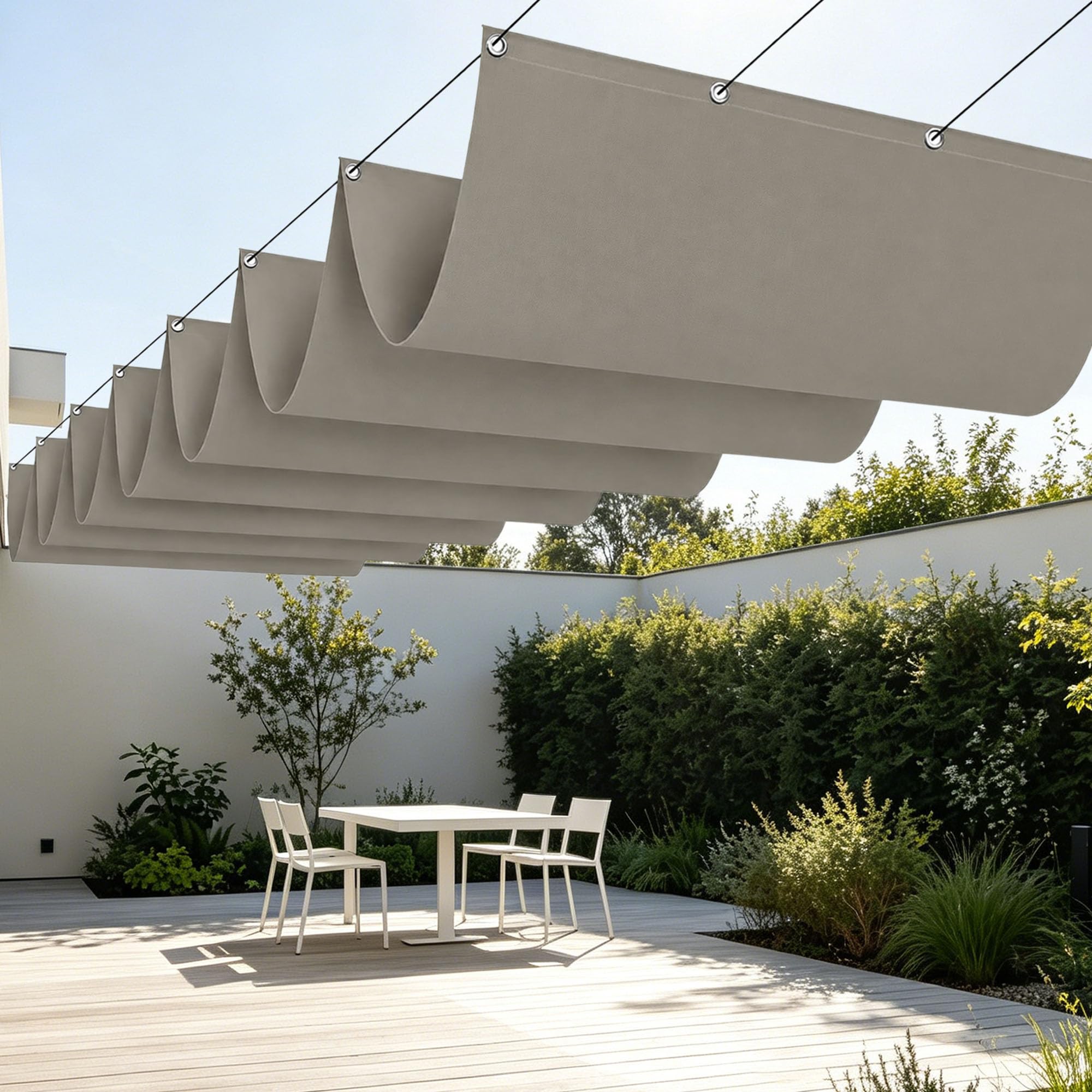 Toile d'ombrage rétractable étanche pour éviter la chaleur sur terrasse et balcon