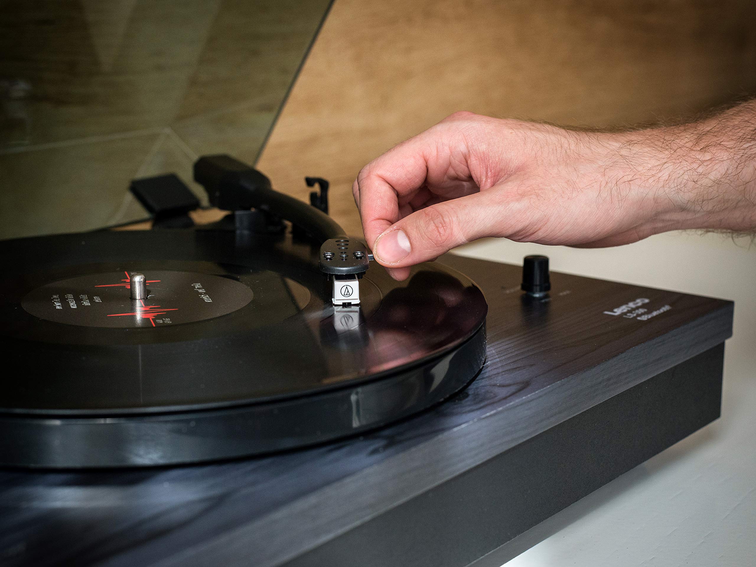 Lenco LS-300BK - Plattenspieler - Schallplattenspieler | LS-300 - Vinyl Player - Bluetooth - 2 x 10 W RMS - Riemenantrieb - Auto-Stopp - MDF-Gehäuse