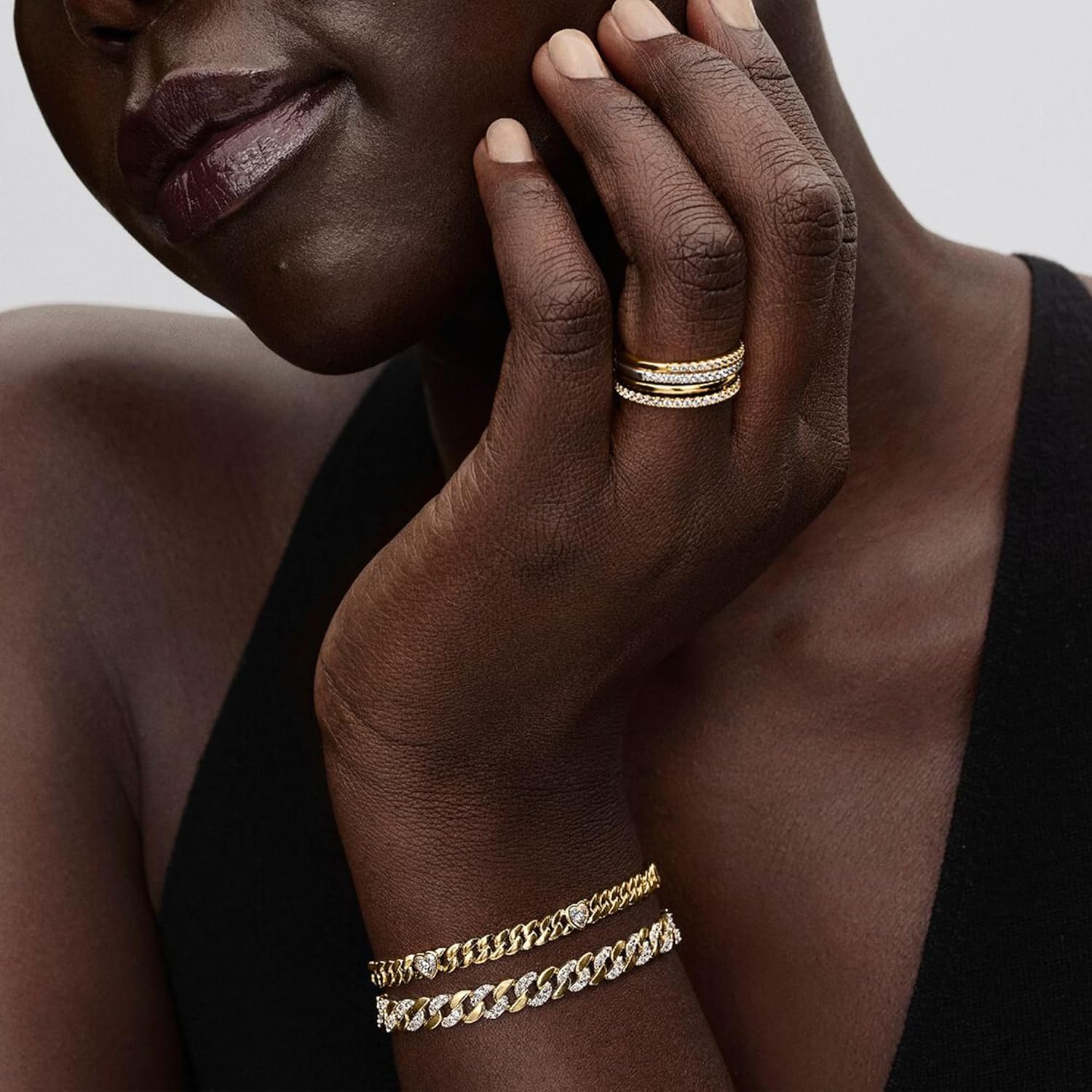 PANDORA Kadın Altın Kalp Şekilli Kübik Zirkon Bileklik 564226C01