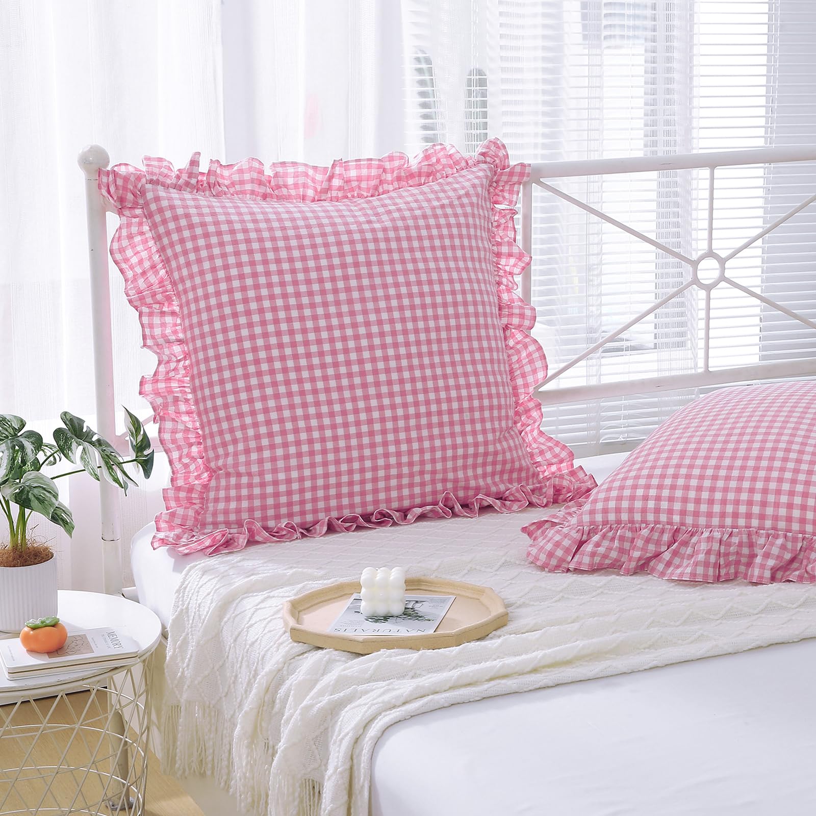 Paquete de 2 Fundas de Almohada Europeas con Volantes a Cuadros Rosa de 26 x 26 Pulgadas, algodón Lavado a Cuadros Rosa y Blanco, Fundas de Almohada para Cama/sofá (26 x 26 Pulgadas | 100% algodón lavado, fundas de almohada decorativas a cuadros con volan