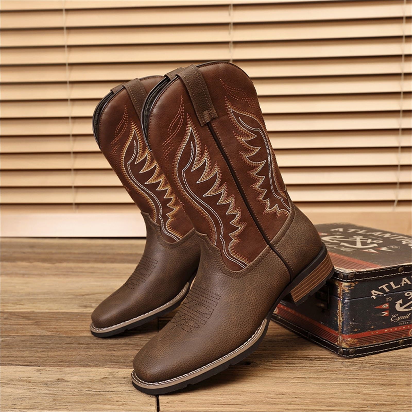 stivali western uomo Stivali da cowboy western classici retrò uomo in pelle a metà polpaccio con ricamo moda casual