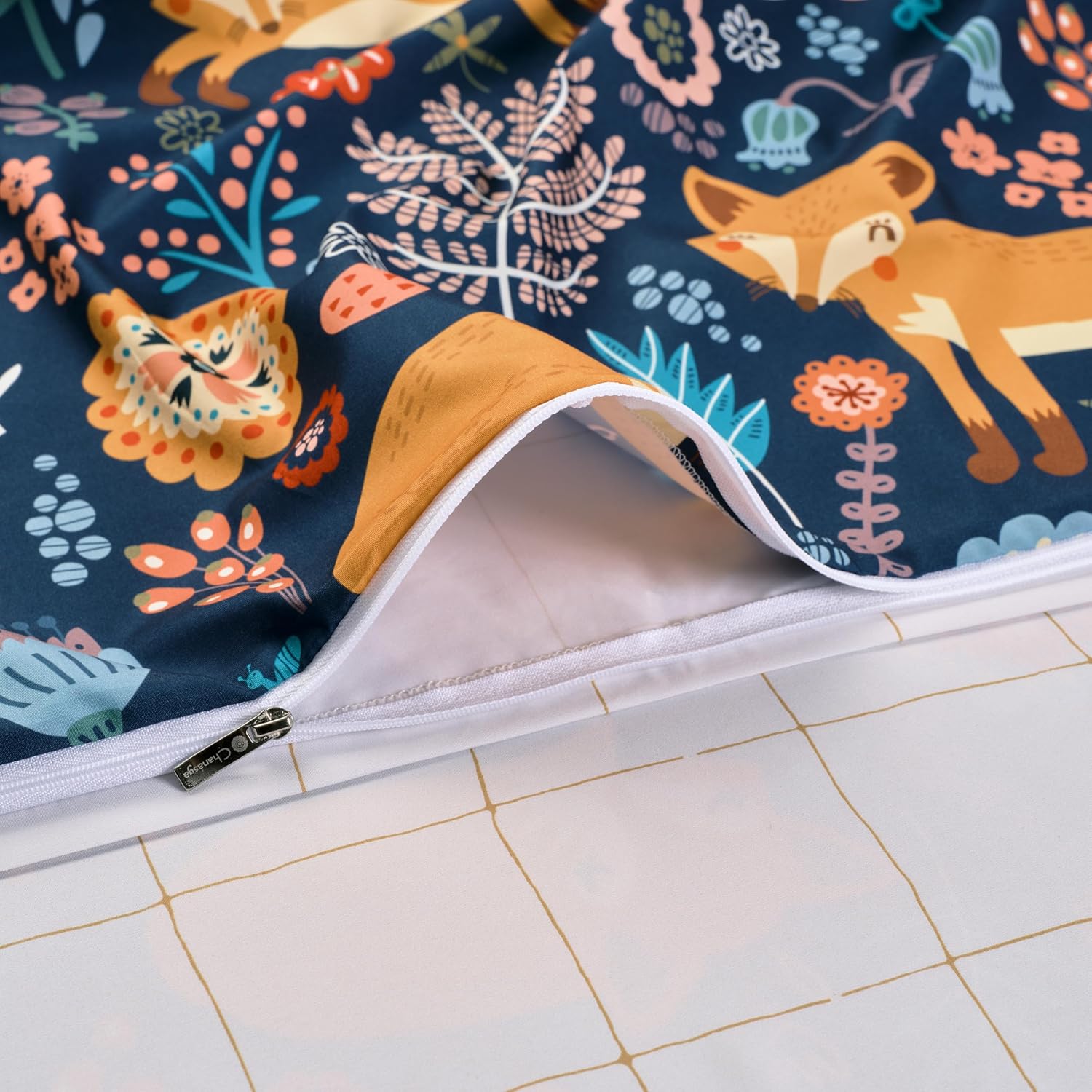 Chanasya Premium Golden Fox Print Duvet Cover Set - Duvet Cover (90” x 90”) & 1 Pillow Sham (20” x 26”) - 2-Piece Set, Twin Size, Golden Fox