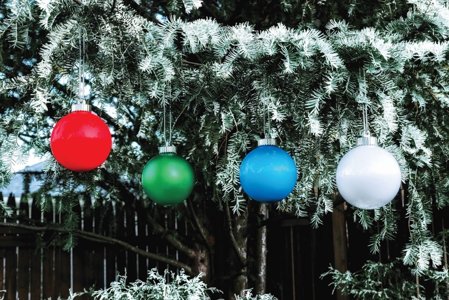 Xodus Innovations WP540 Battery Powered Hanging Decorative Outdoor Pulsing 5" Globe Light with Sensor Turns-On at Dark
