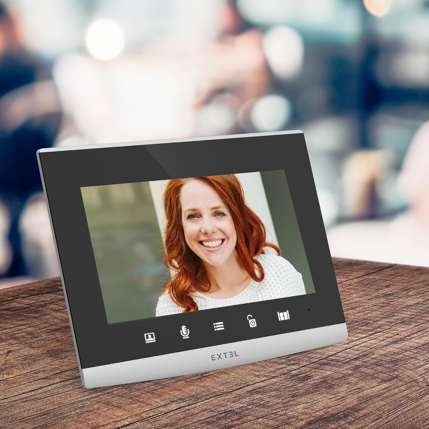 Rasmni yaqinlashtirib olish view of the Extel Code Connect indoor monitor unit.