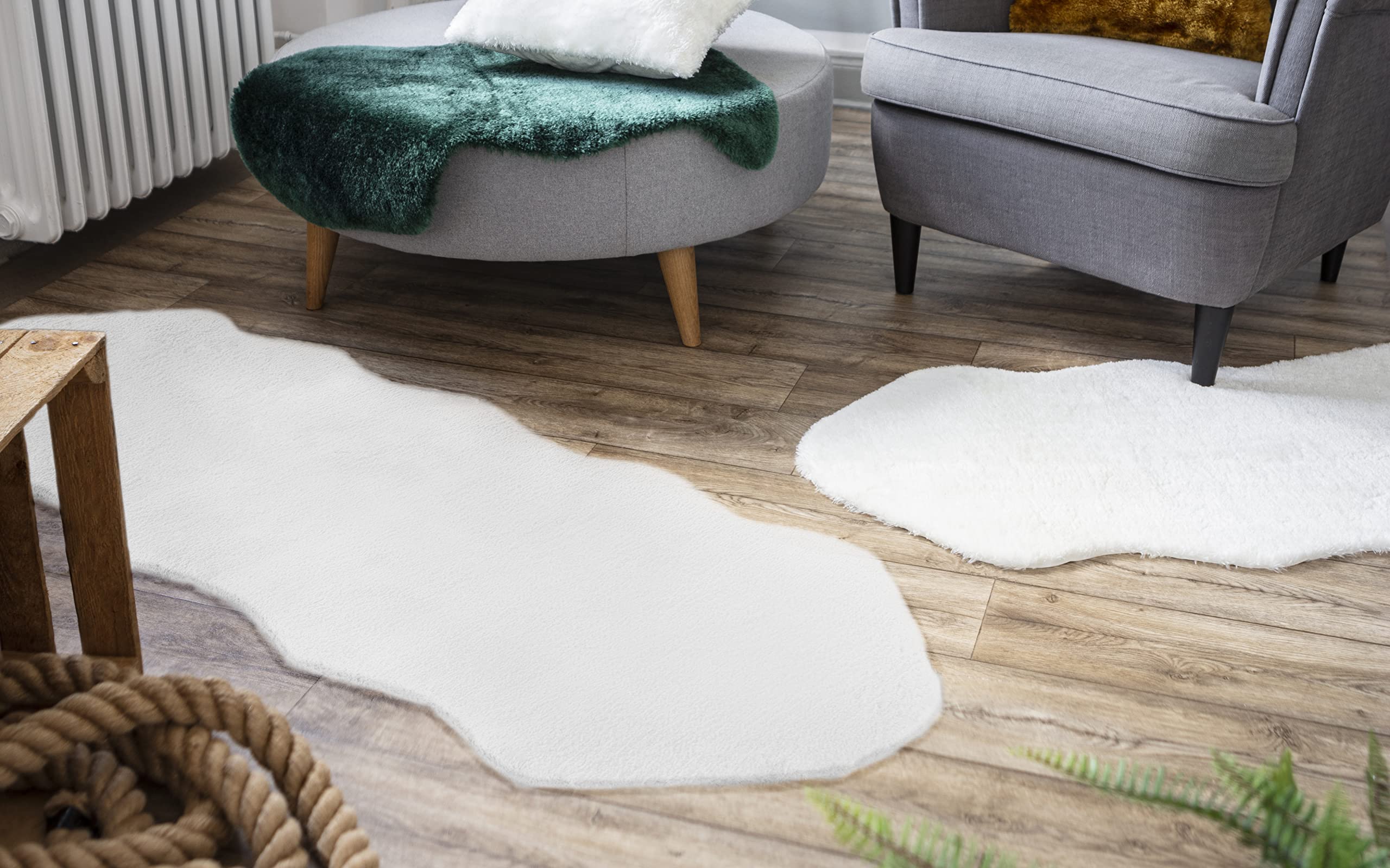 andiamo Teppich Lambskin - Kunstfell - flauschiger Teppich Schlafzimmer - geeignet als Bettvorleger Schlafzimmer oder als Fellteppich Wohnzimmer - Lammfellimitat pflegeleicht 55 x 160 cm weiß