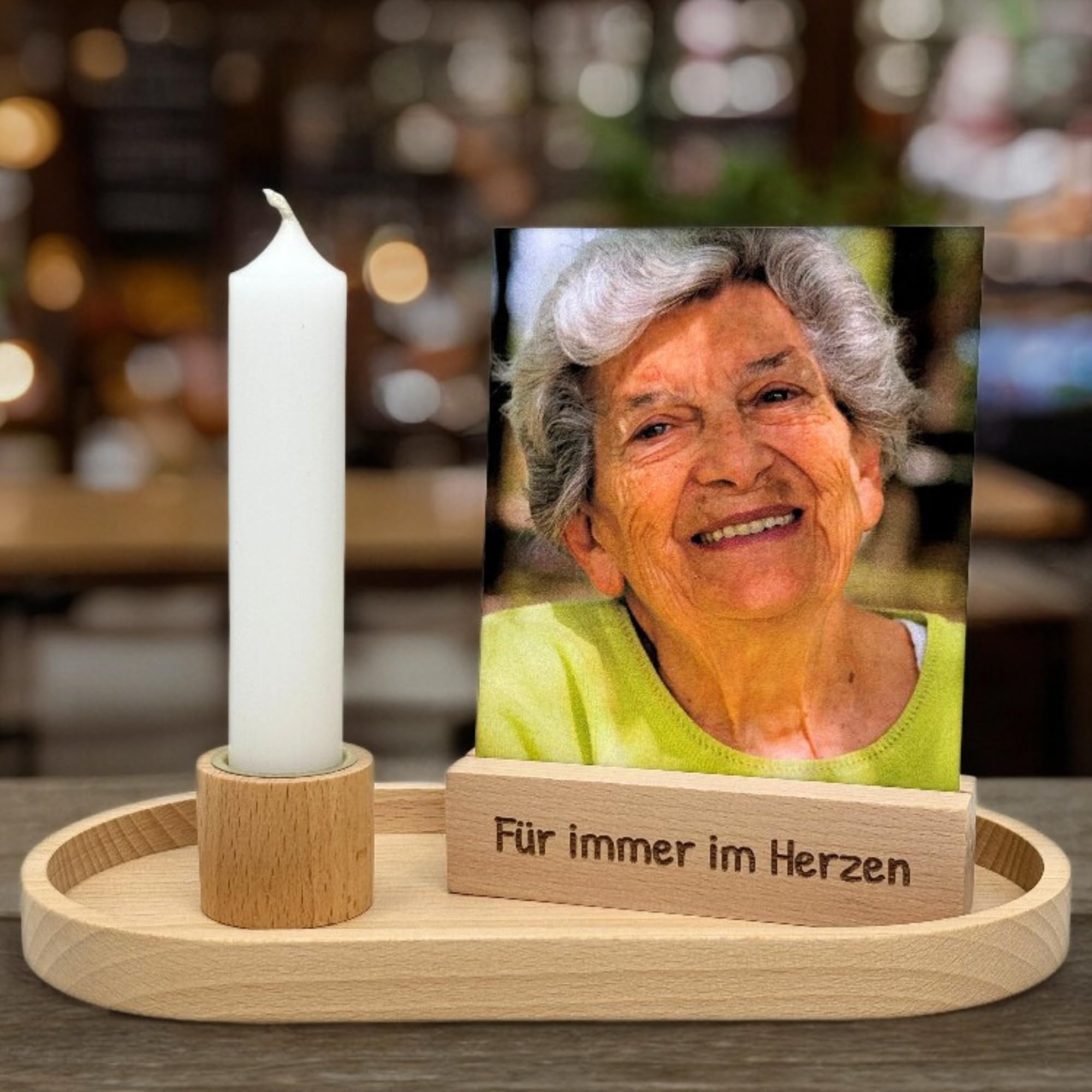 Gedenkset mit Kerzenhalter & Kartenhalter – Erinnerung an Verstorbene – graviert oder personalisiert – Holz Deko für Trauer & Gedenken (Für Immer im Herzen)