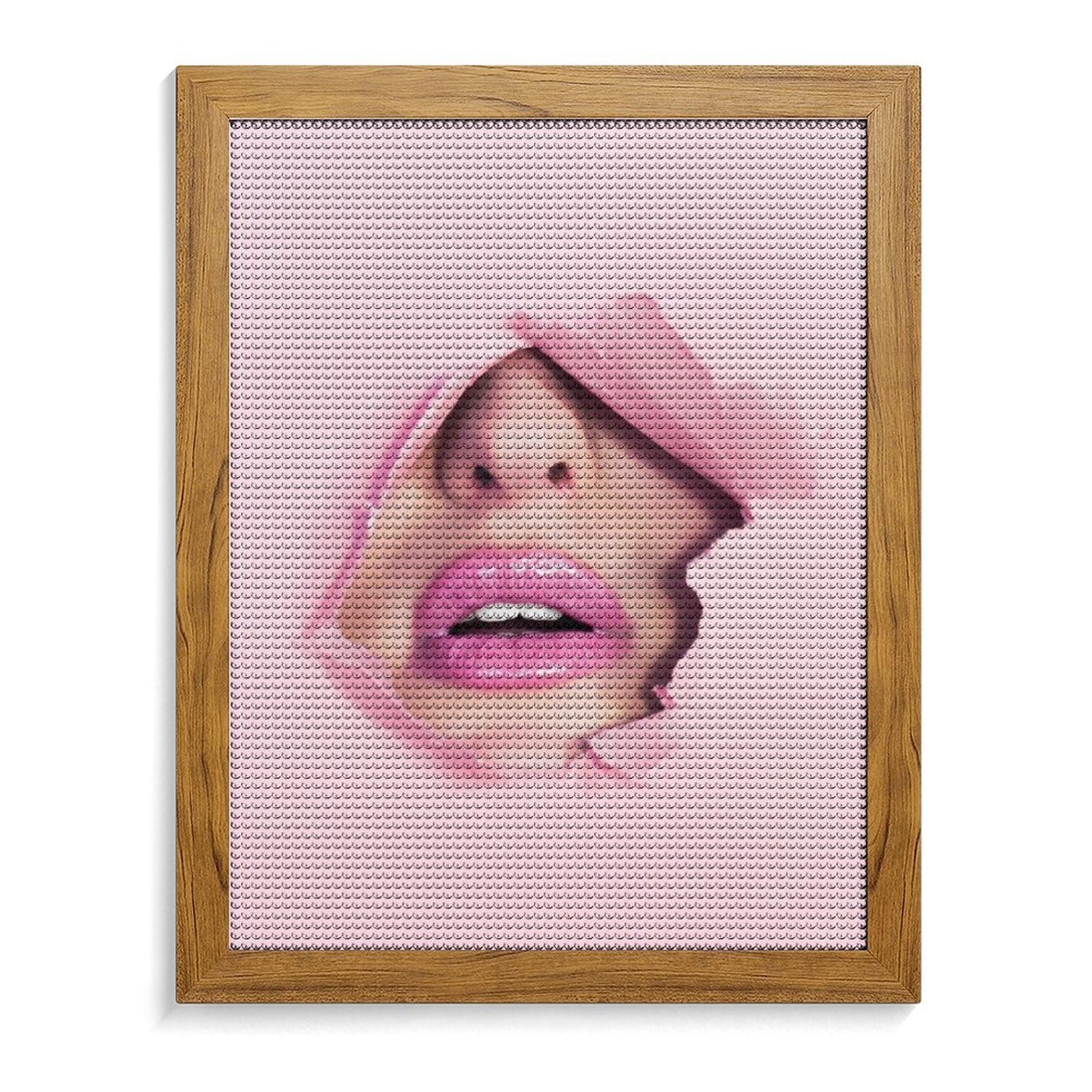 Amazon | ダイヤモンドアート キット ピンクの背景に女性の鼻と口が穴