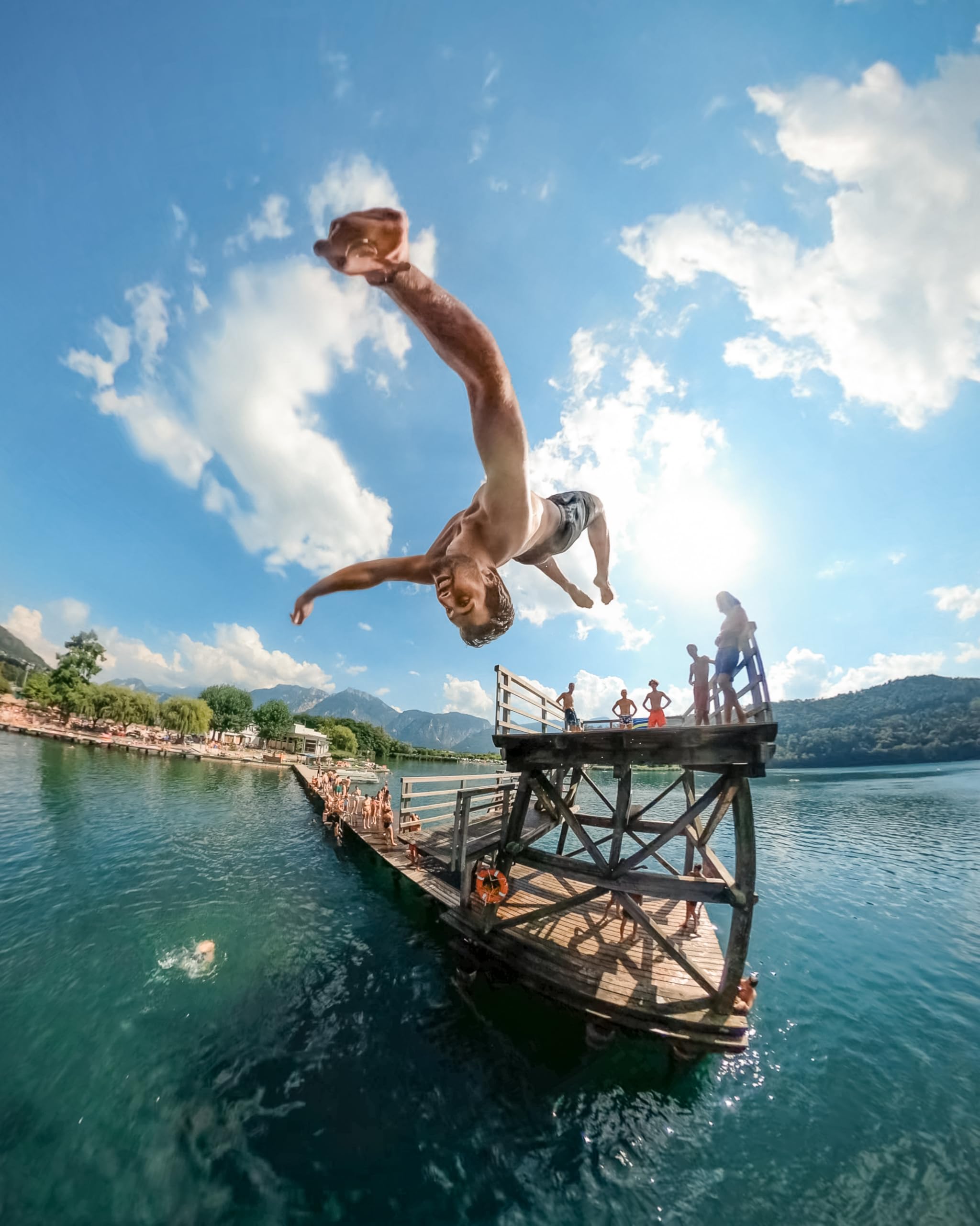 GoPro Max — Caméra d'action Traditionnelle étanche 360 ​​+ avec écran Tactile sphérique 5.6K30 vidéo HD 16,6 MP 360 Photos 1080p stabilisation de Diffusion en Direct