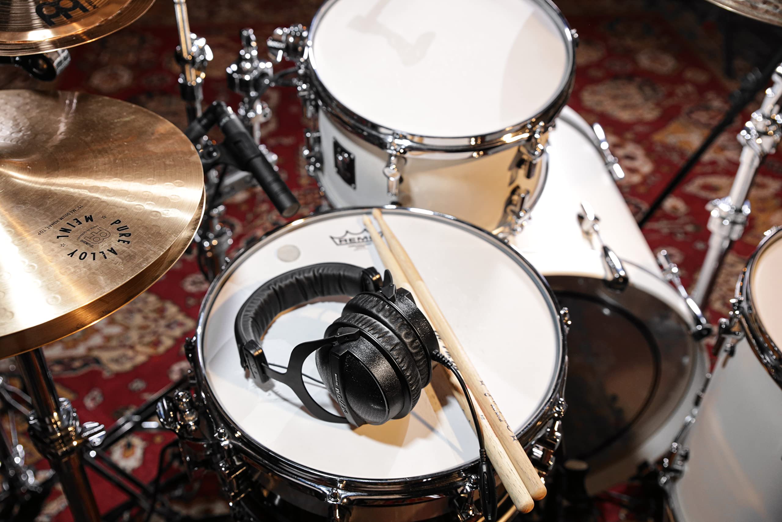 beyerdynamic DT 770 M 80 Ohm Over-Ear-Monitor Headphones in black, closed design, wired, volume control for drummers and sound engineers FOH - Image 5