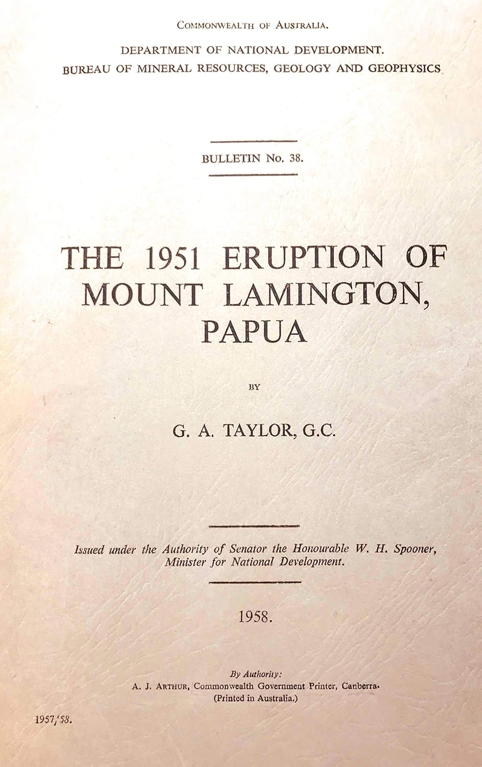 Amazon.co.jp The 1951 eruption of Mount Lamington, Papua (Australia