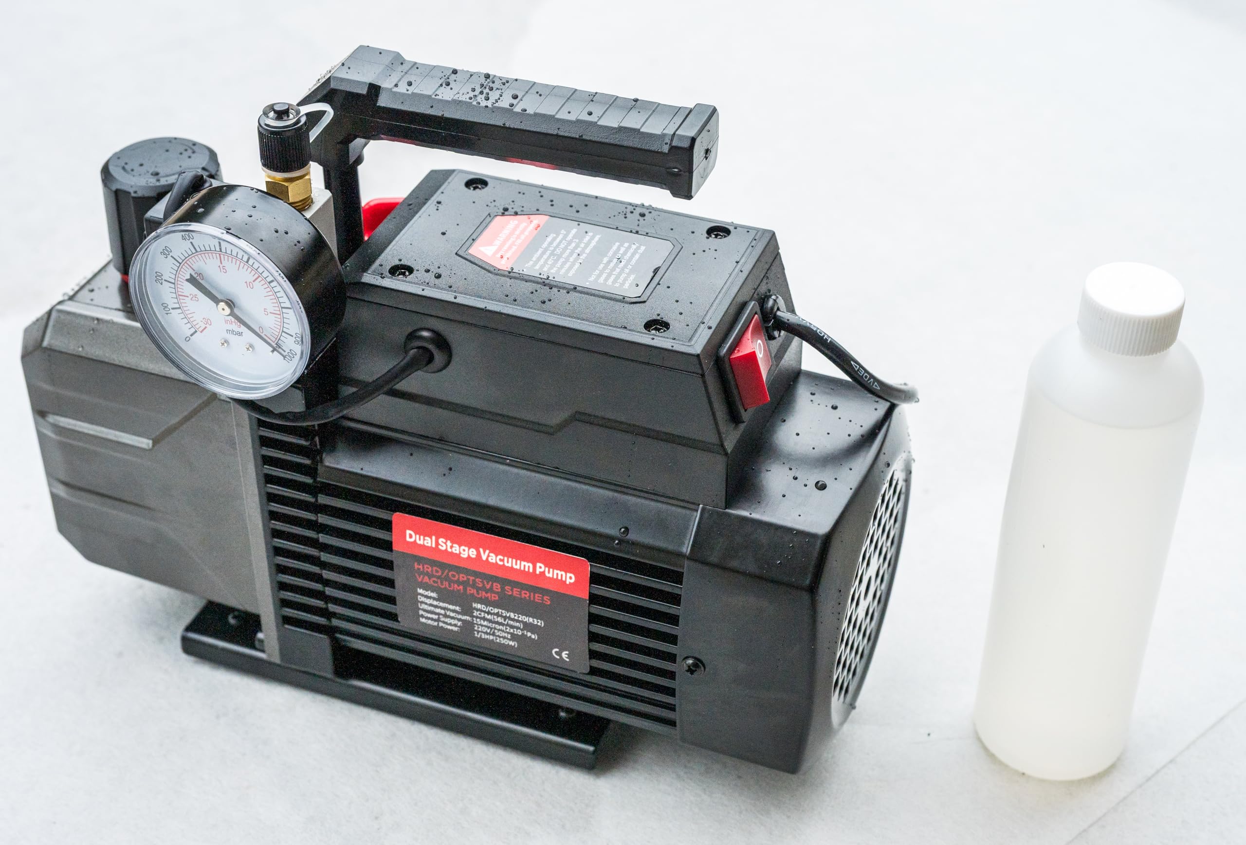 Pompa a vuoto a due stadi con valvola di intercettazione e manometro 2 CFM 1/3 HP 56 L/min HVAC R32