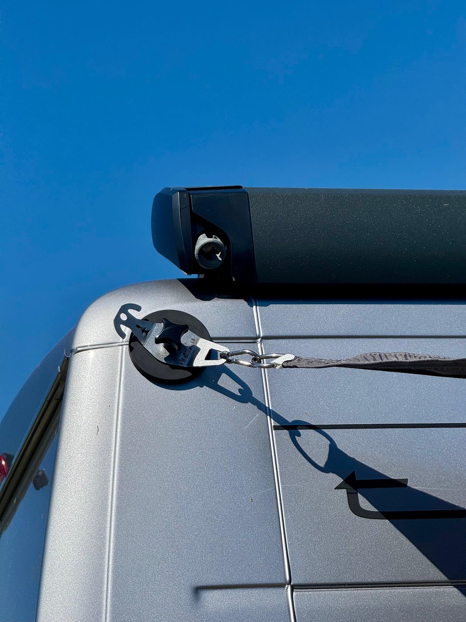 STYYL Magnetset - PRO - 2 Stück Universalmagnet-Befestigung mit jeweils 55kg Haftkraft - Magnethaken für Camping, Kastenwagen & Vanlife - gummierte Magnete - Camping Offrroad Camper Zubehör Gadget