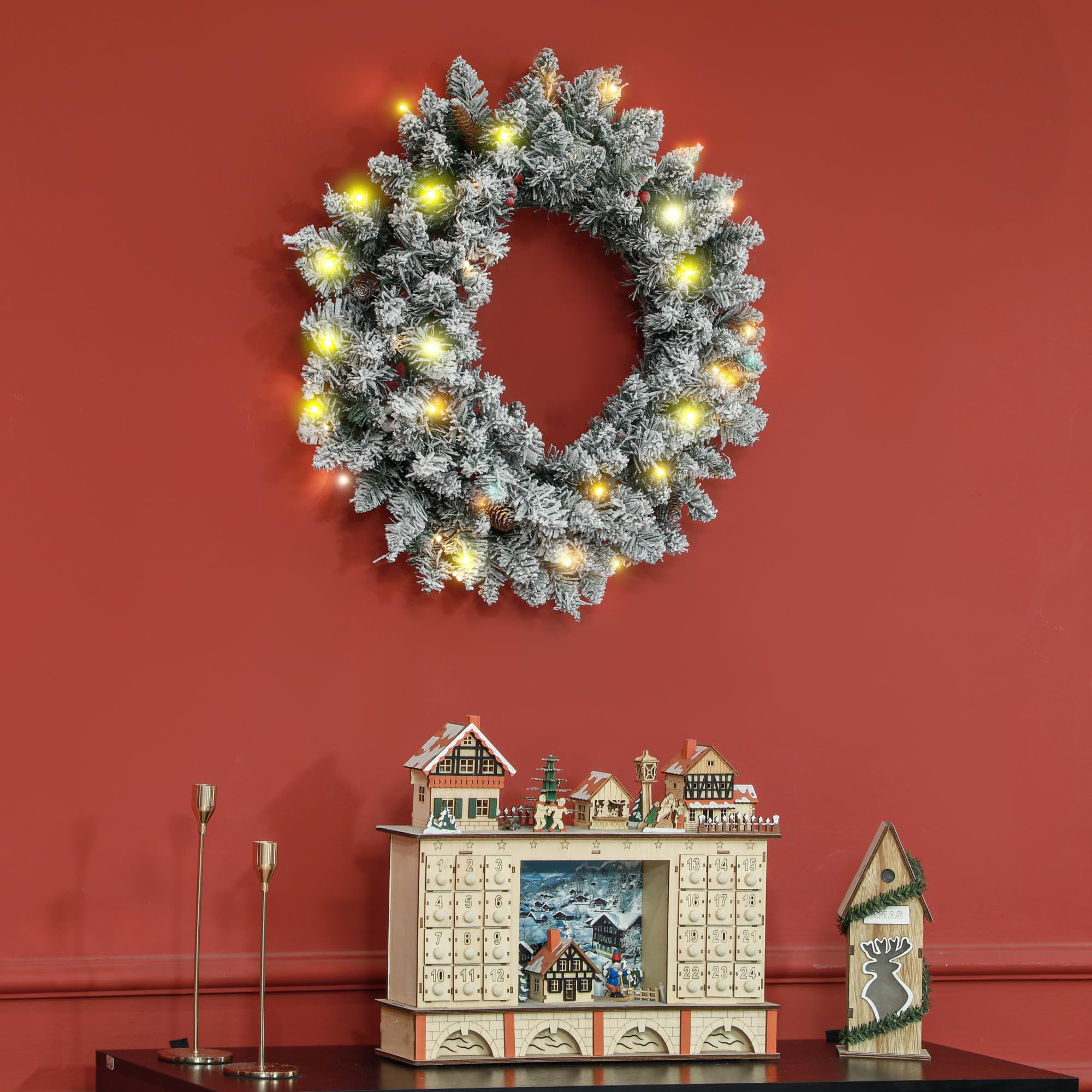 HOMCOM Corona de Navidad Puerta Helada Artificial 60CM Decoración de Navidad Luminosa con Piñas y Bayas Rojas, Luces LED y Temporizador, para Puerta, Ventana o Chimenea, Verde