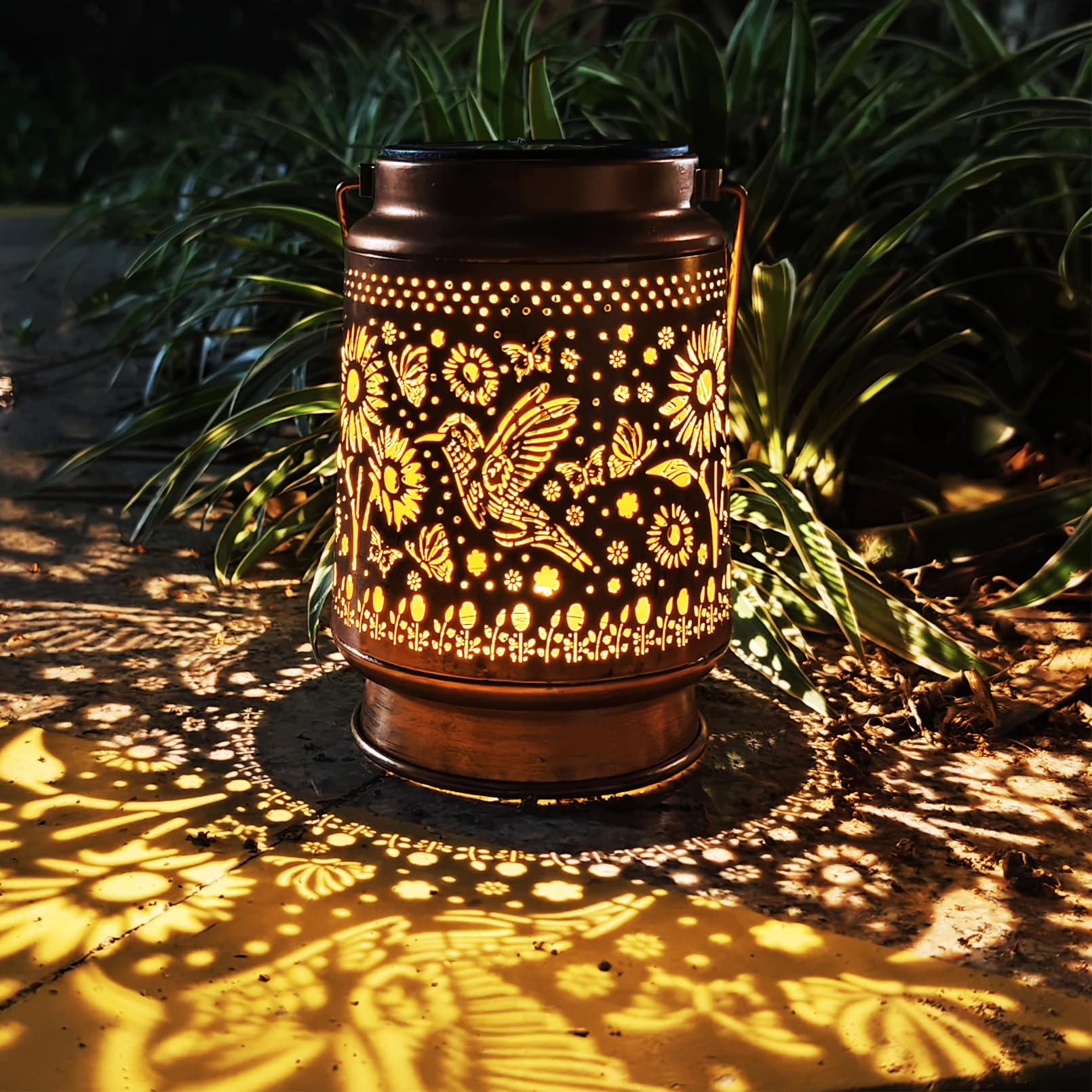 Watering Can Lights, Solar Lanterns Outdoor Waterproof, Garden Decor Metal High Brightness LED Light, Solar Hanging Lantern for Garden,Yard,Patio,Lawn (Hummingbird )