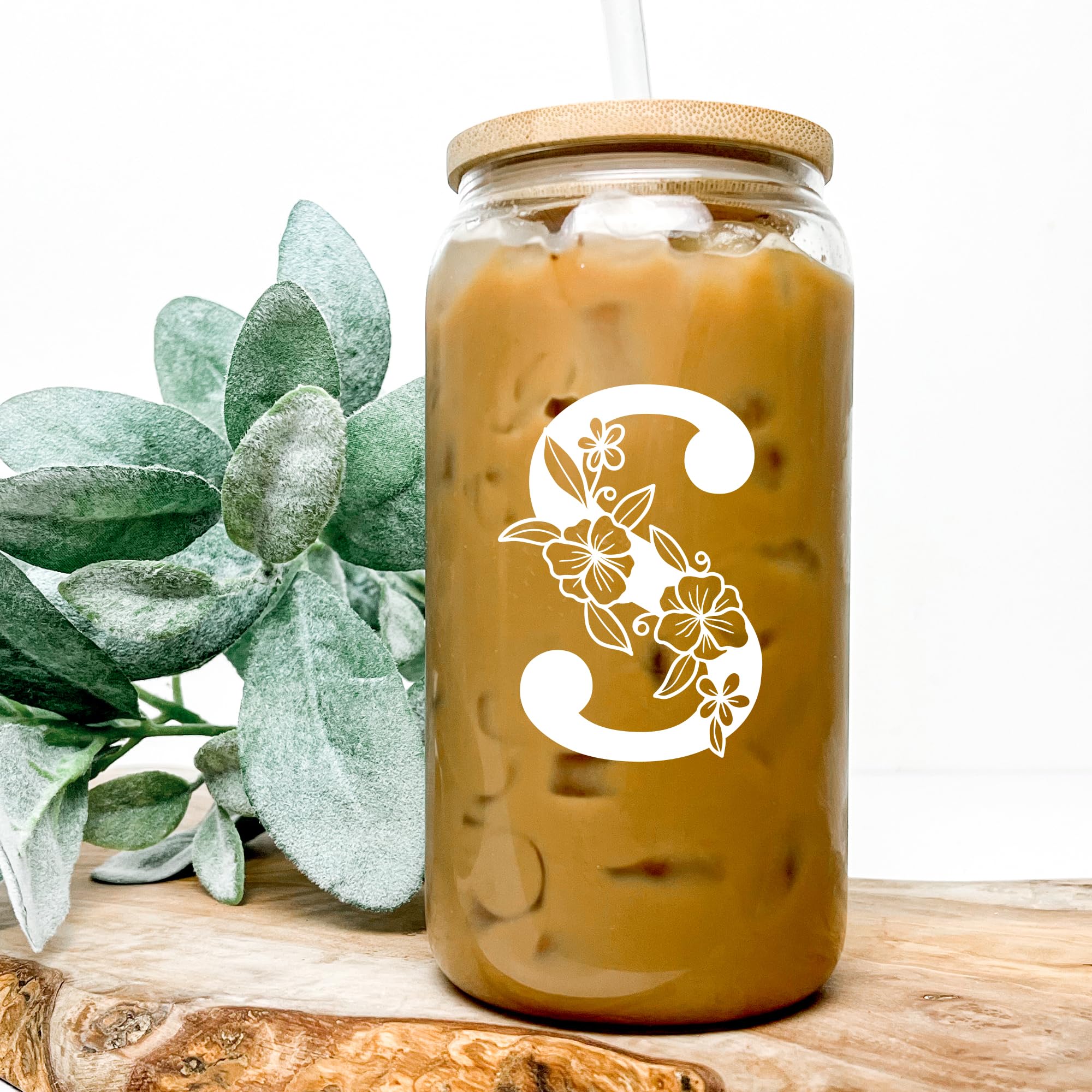 Vaso personalizado, vasos de vidrio con monograma con tapas de bambú y popotes, regalos personalizados para mujeres, vasos de café helado con inicial de bonito diseño, taza de letra personalizada,