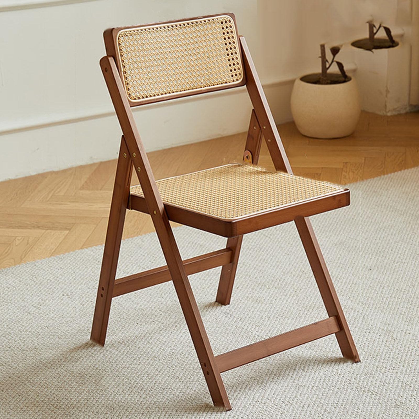 Chaise pliante dossier réglable pour optimiser votre salon
