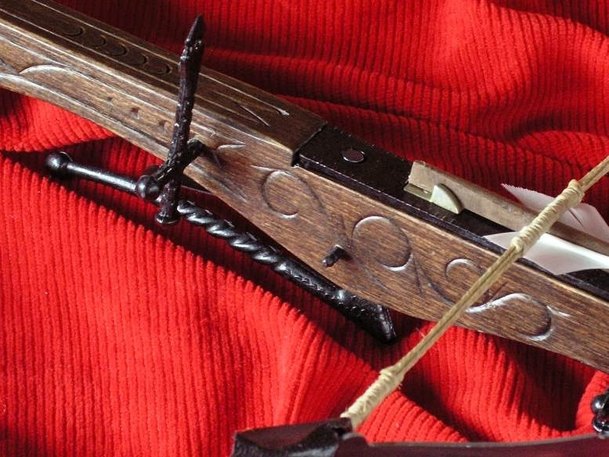 Dekorative Holzarmbrust XV. Jahrhundert AG0F.01 Ritterarmbrust Mittelalterliche Armbrust für historische Rekonstruktion für einen Sammler oder als Geschenk Feuert Nicht.