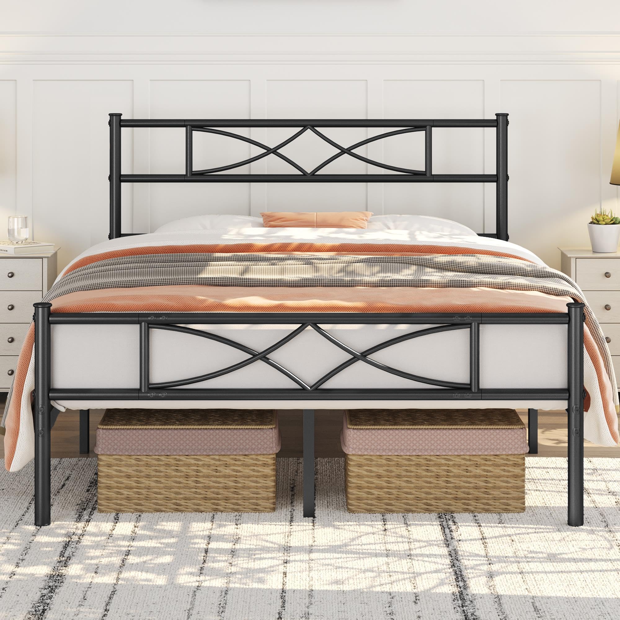 Yaheetech 4ft6 Double Bed Frames Metal Slatted Bed Platform with Curved Design Headboard and Footboard, Under-bed Storage, No Box Spring Needed, 12 Built-in Steel Slats, Black
