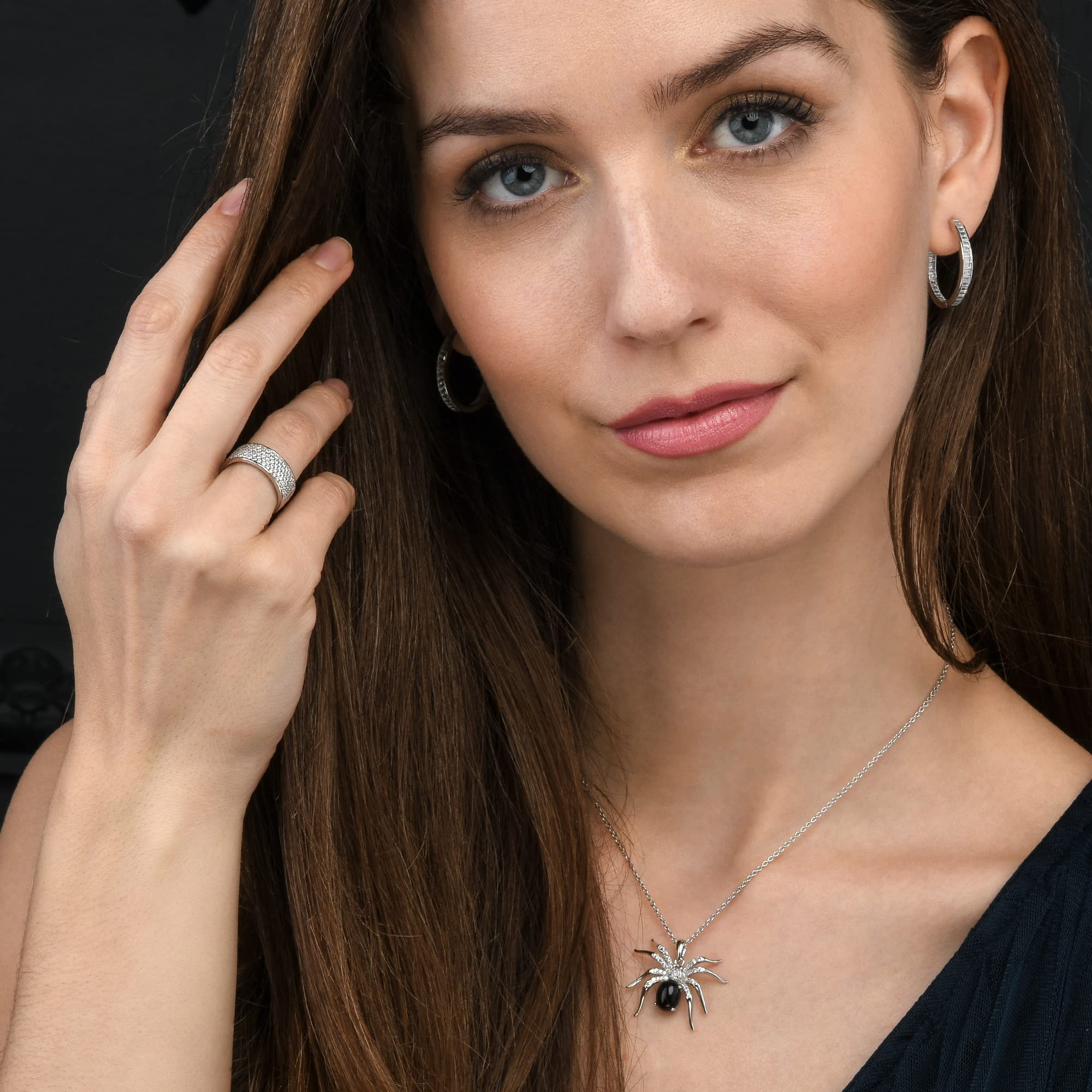 Diamond Treats Anello Donna in Argento 925 con Zirconi, per Donna e Ragazza, Anello a Mezza Fascia per Donna e Ragazza, Grande Anello Argento 925 Donna con Confezione Regalo