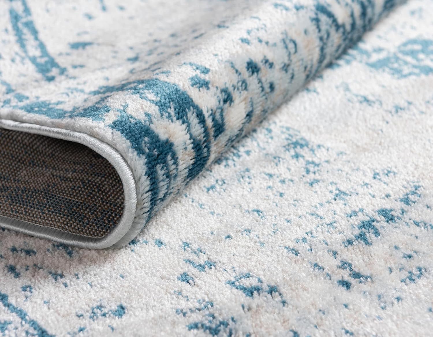 Rugs.com Monte Carlo Collection Rug – 5' x 8' Oval Blue Medium Rug Perfect for Living Rooms, Large Dining Rooms, Open Floorplans