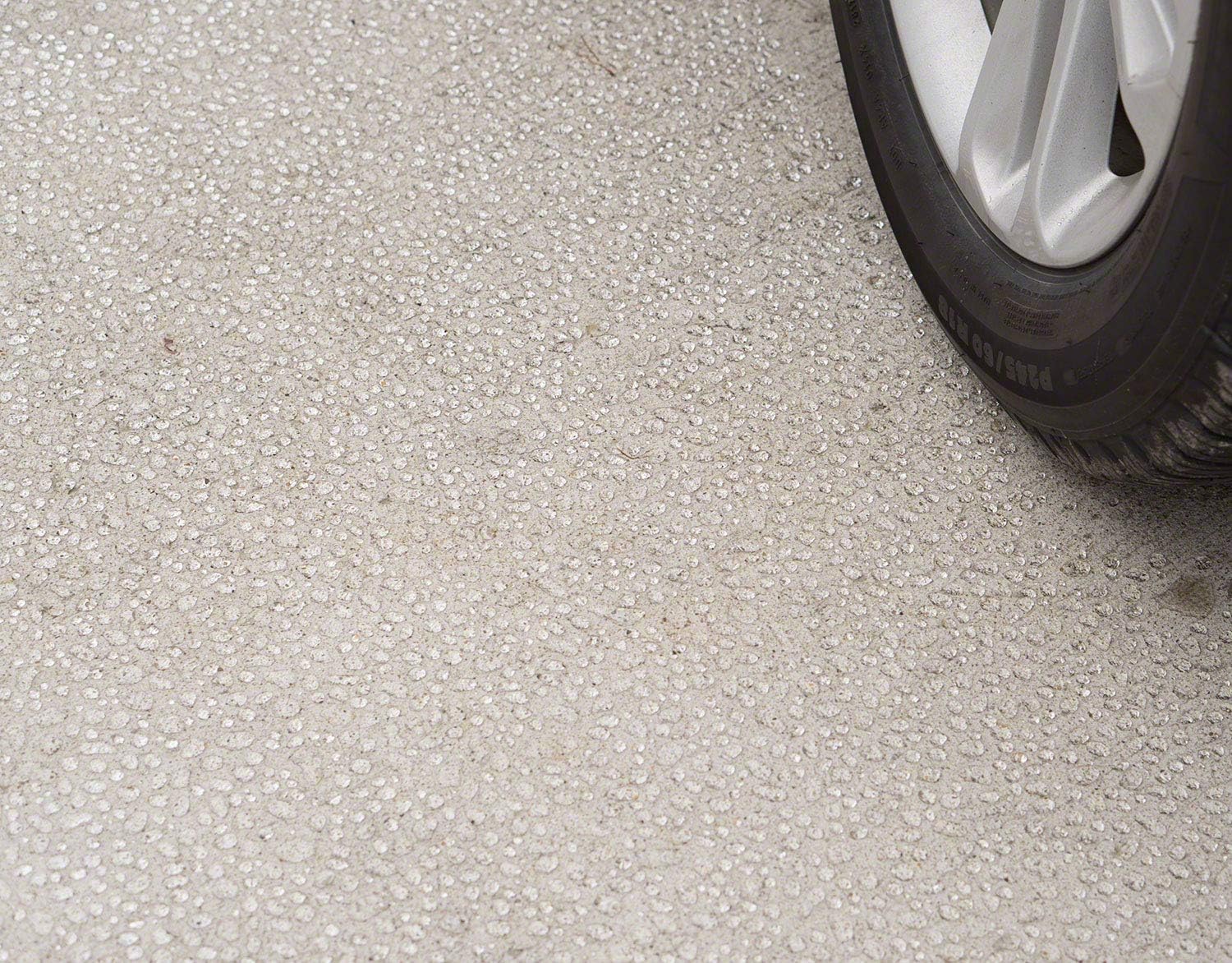 MasonryDefender 2.5 Gallon Penetrating Concrete Sealer for Driveways, Patios, Sidewalks - Clear Water-Based Silane Siloxane Sealer Waterproofer - - 