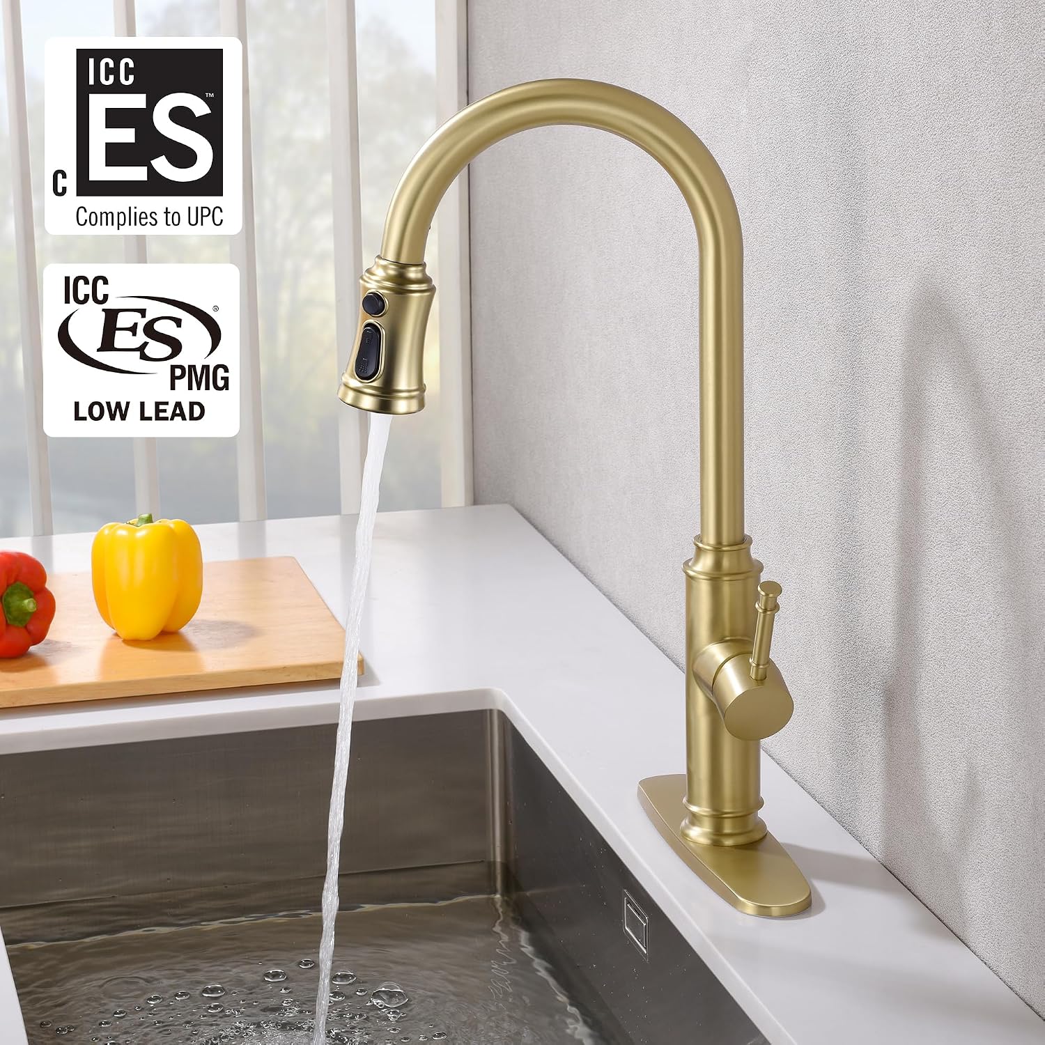SUMERAIN Brushed Gold Kitchen Faucet with Pull Out Sprayer and 10" Deck Plate, Single Handle Stainless Steel