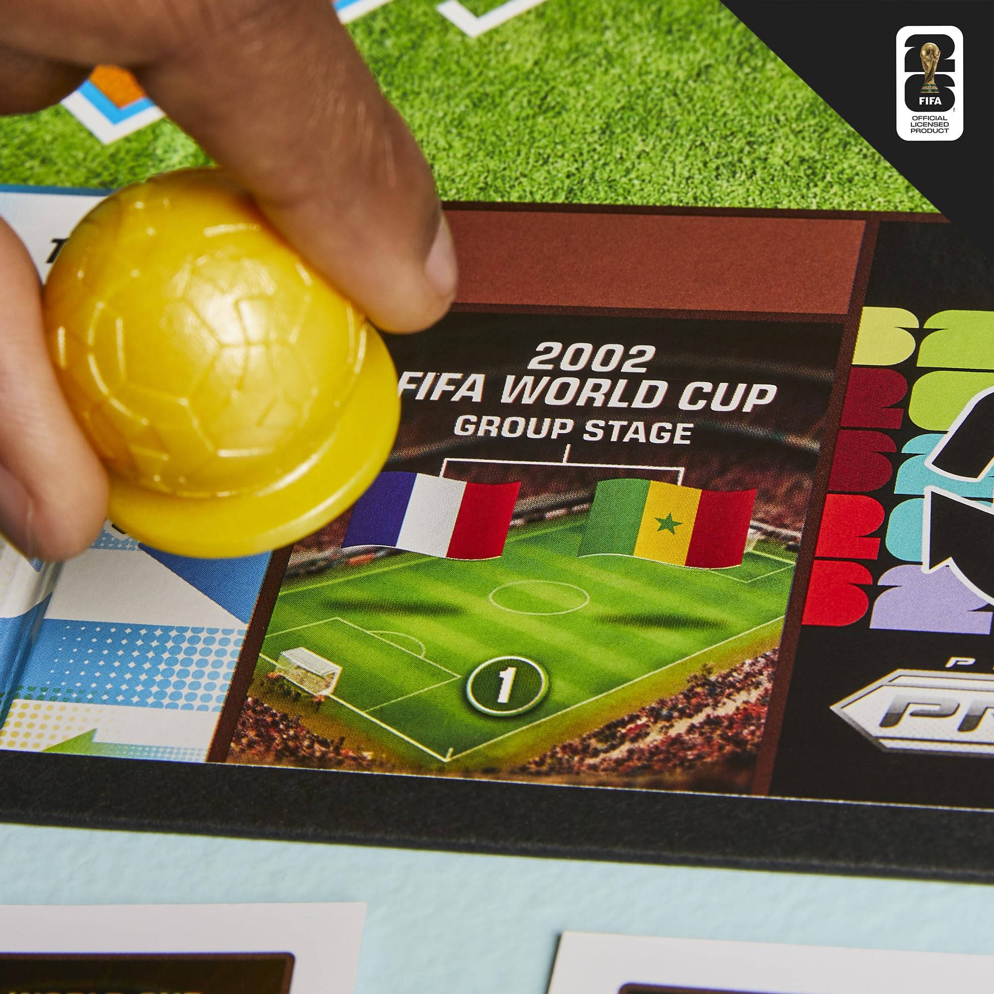 Monopoly Panini Prizm: FIFA World Cup I Gioco da tavolo a tema calcio con carte collezionabili Monopoly Panini Prizm FIFA World Cup 2026 I Dagli 8 anni in su - Versione italiana