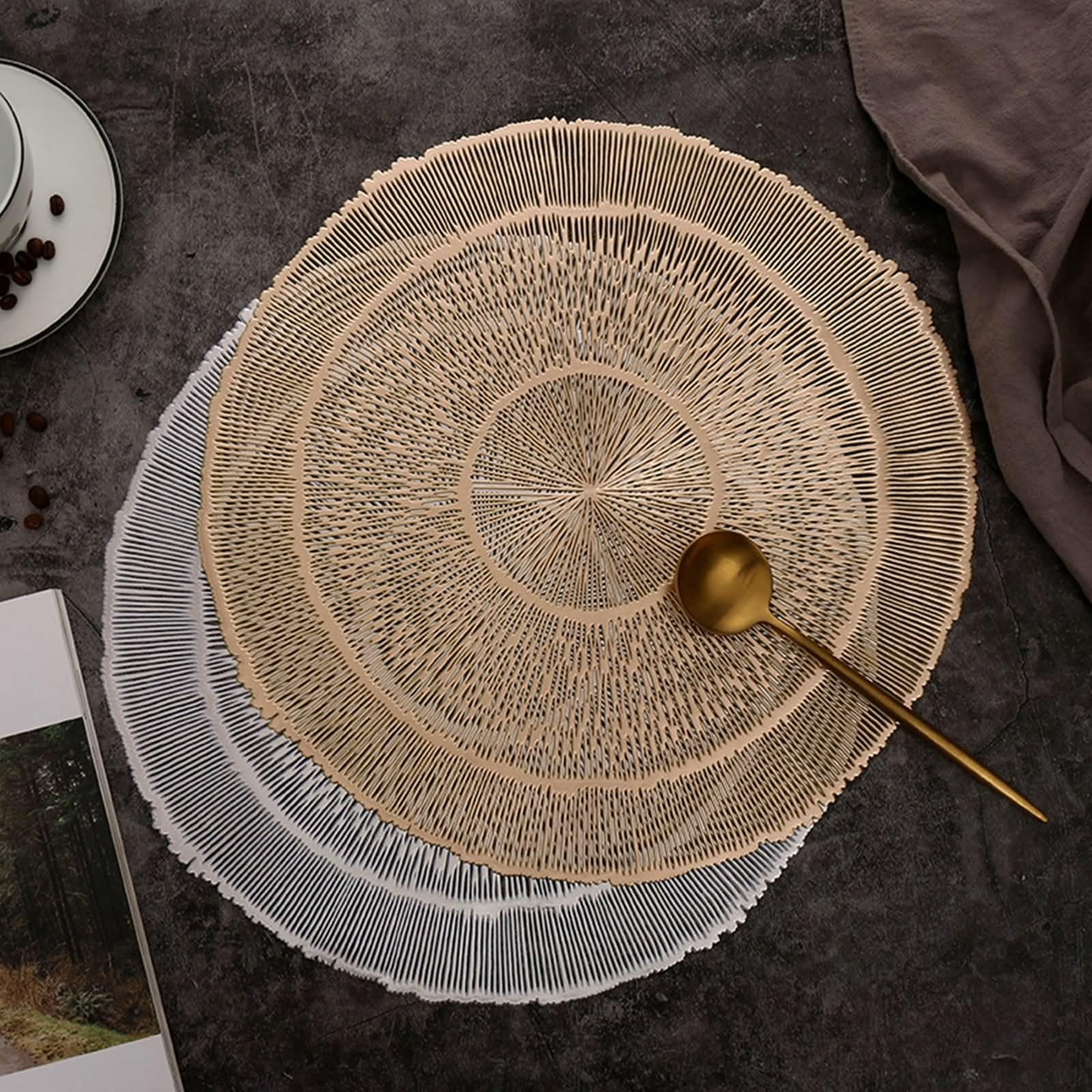 Set di 6 tovagliette all'americana color argento, 38 x 38 cm, rotonde con motivo in PVC, per sala da pranzo, cucina, feste