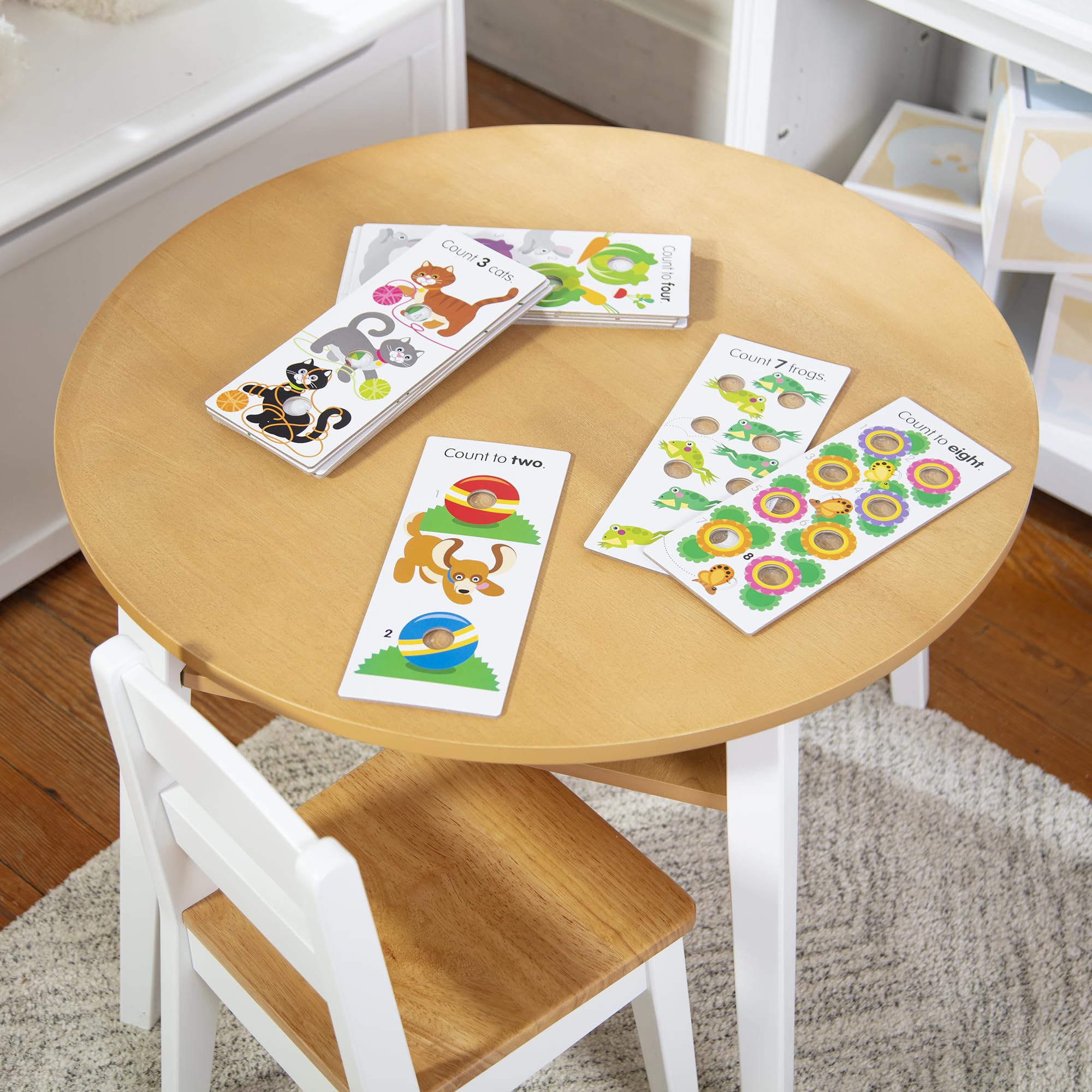 Melissa & Doug Poke-a-Dot! Tarjetas de aprendizaje gigantes, números, formas y colores, 13 tarjetas interactivas de doble cara, actividades educativas para niños pequeños y preescolares, a partir de 1