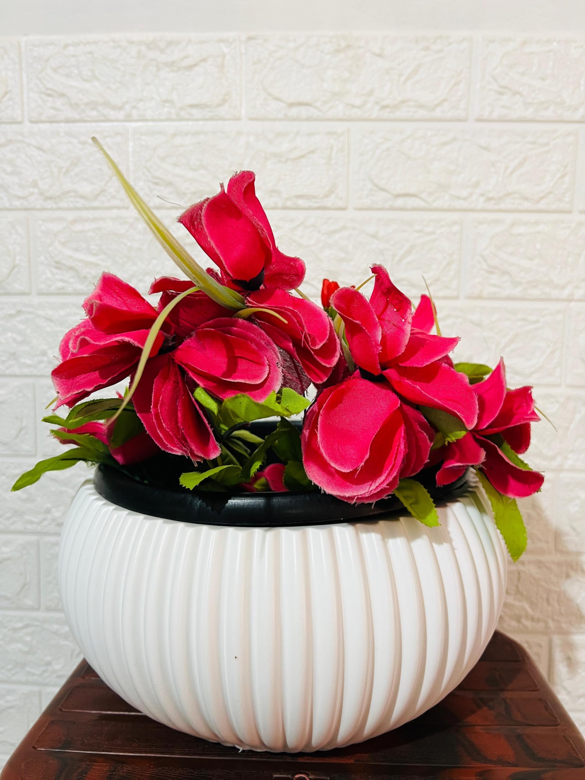 White Indoor self Watering Bowl Flower Pot with one Black Inner Pot and one White Outer Pot | Flower Pots for Indoor and Outdoor for Balcony Flowering | 10 Inch | Pack of 1 |