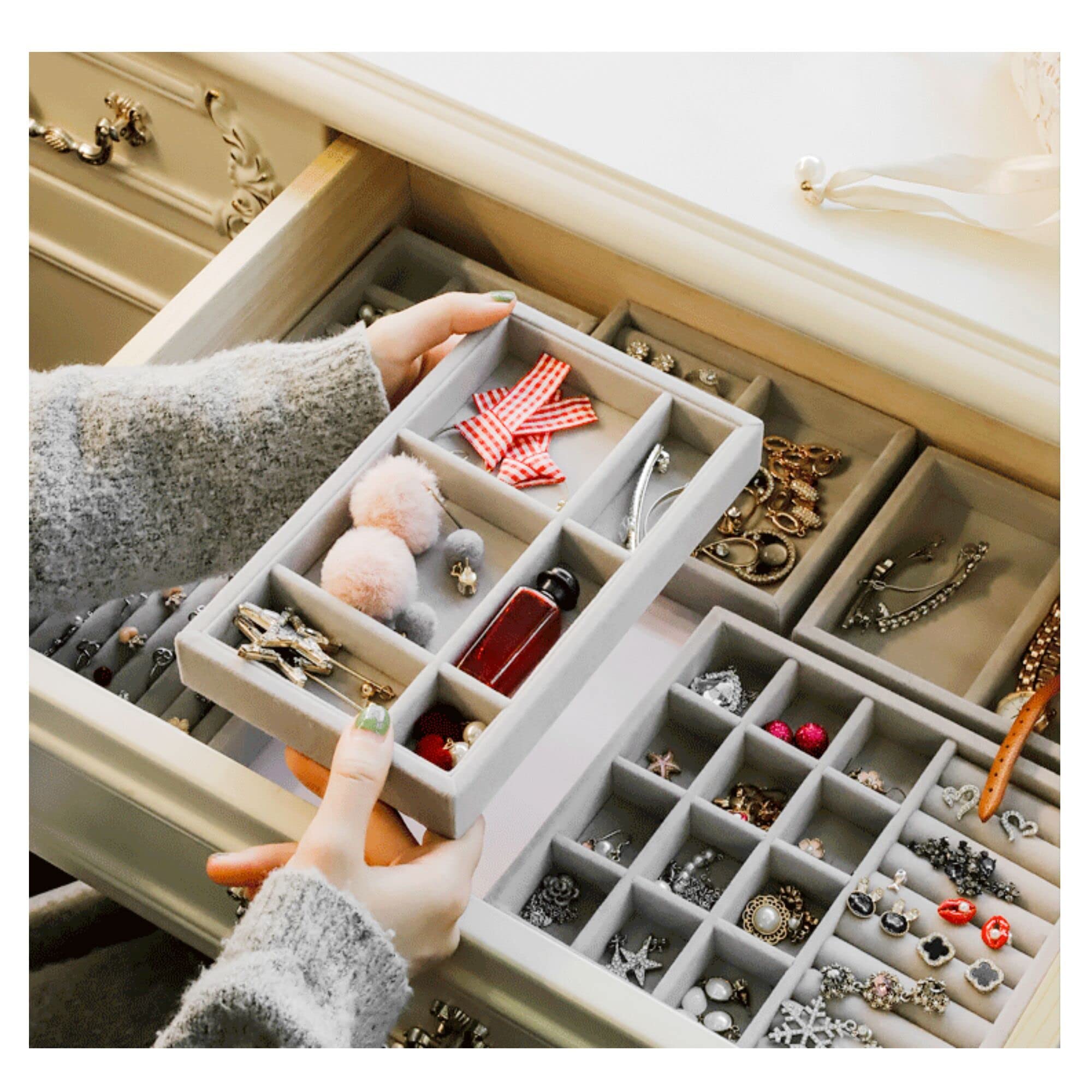 Generico Lighterday Vassoi Organizer Gioielli Set di 4 Impilabili Gioielli VassoioPortagioielli Cassetto Organizer Gioielli da Cassetti,VassoioVelluto per Bracciale Collana Anello Orecchino (Beige