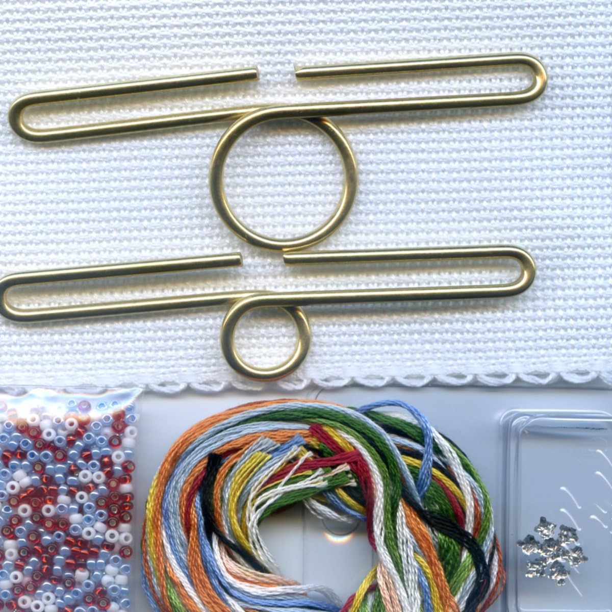 Mill Hill MH12-7306 On the Ice Treasured Stitching Band Kit 2002 Keeping Cool Series
