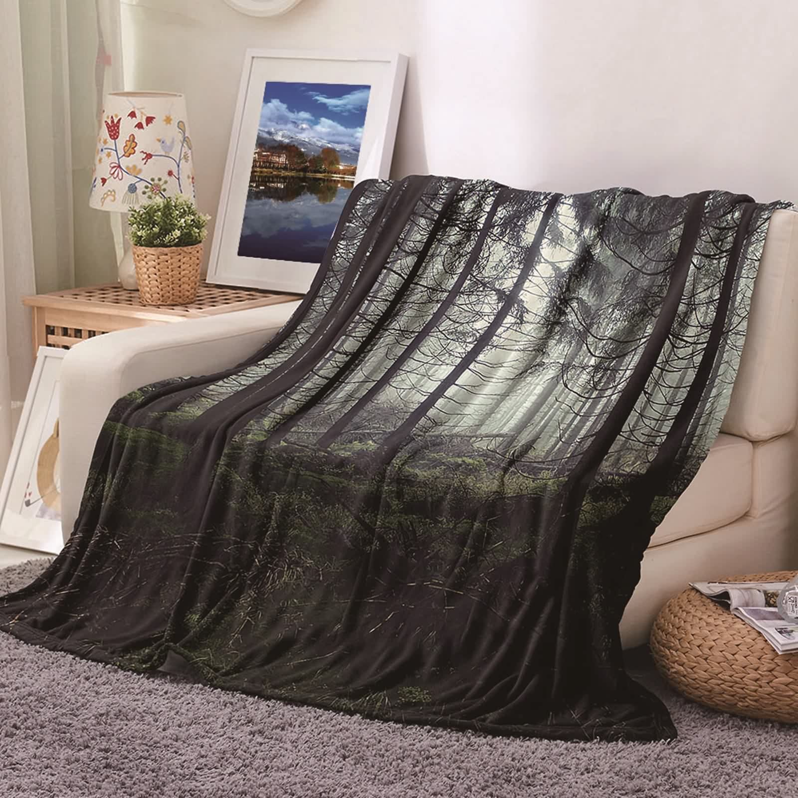 Plaid arbre brumeux blanc noir pour cocooning sur le canapé