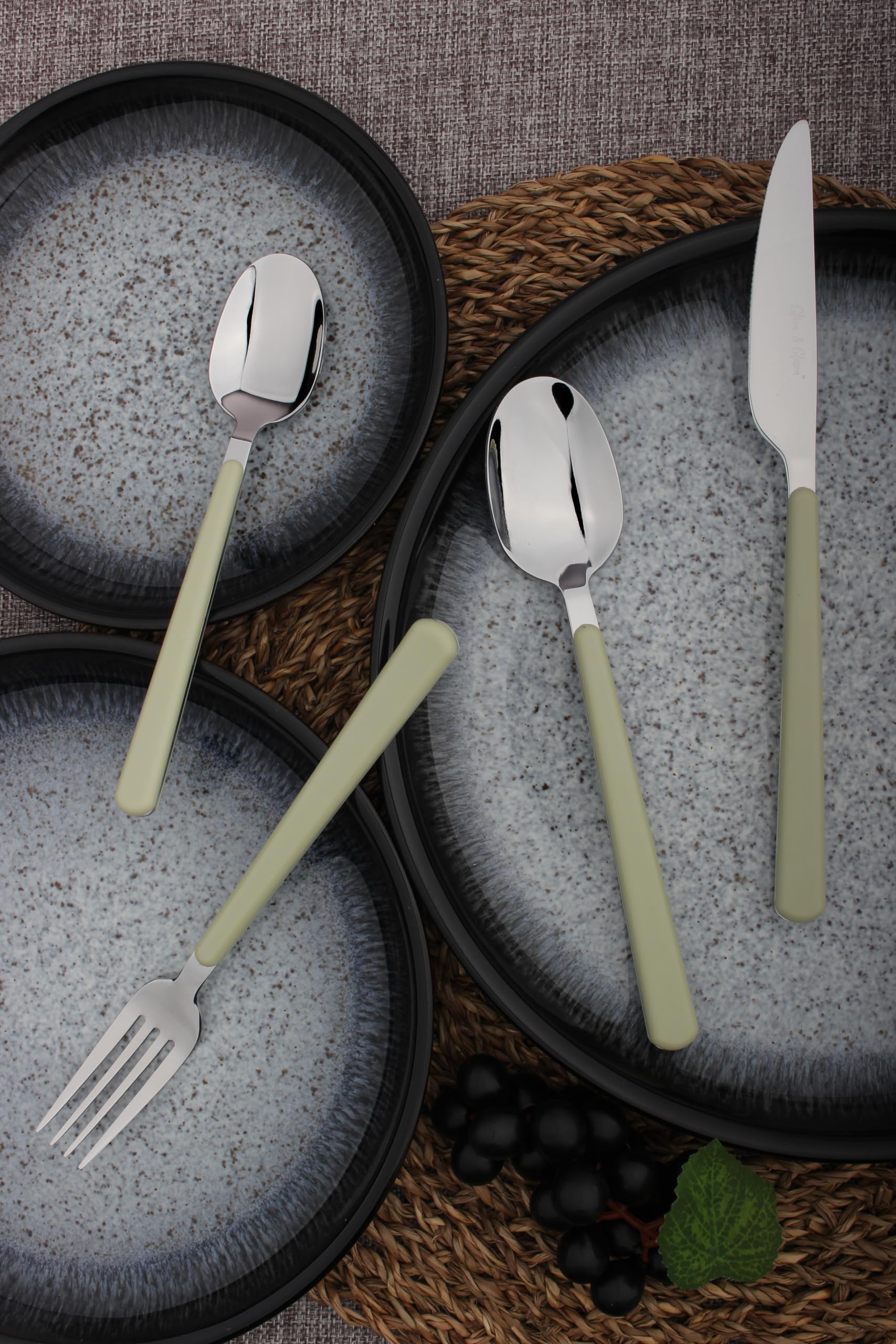 Set di posate da 24 pezzi in acciaio inox per 6 persone, verde oliva