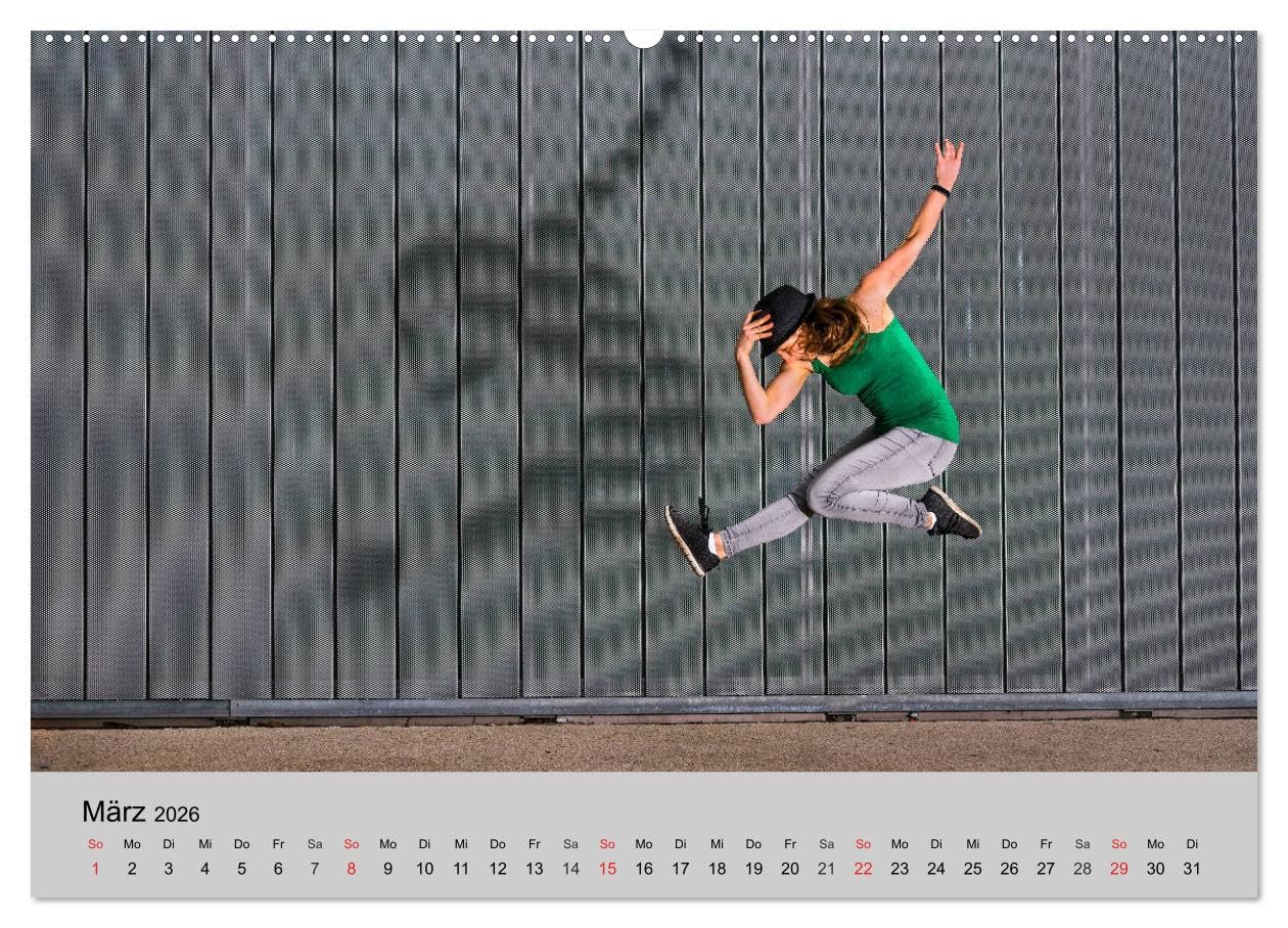 Momente des Sport (Wandkalender 2026 DIN A2 quer), CALVENDO Monatskalender: Sportler aus der Drohnen- und Bodenperspektive (CALVENDO Sport)